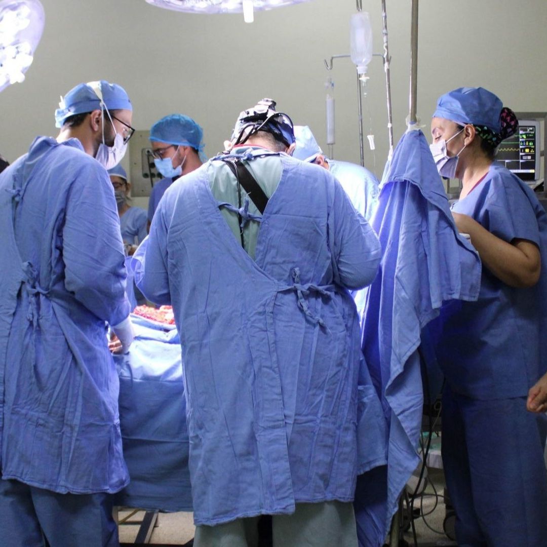 Un equipo multidisciplinario es el que hace posible un trasplante en los hospitales del IMSS.
