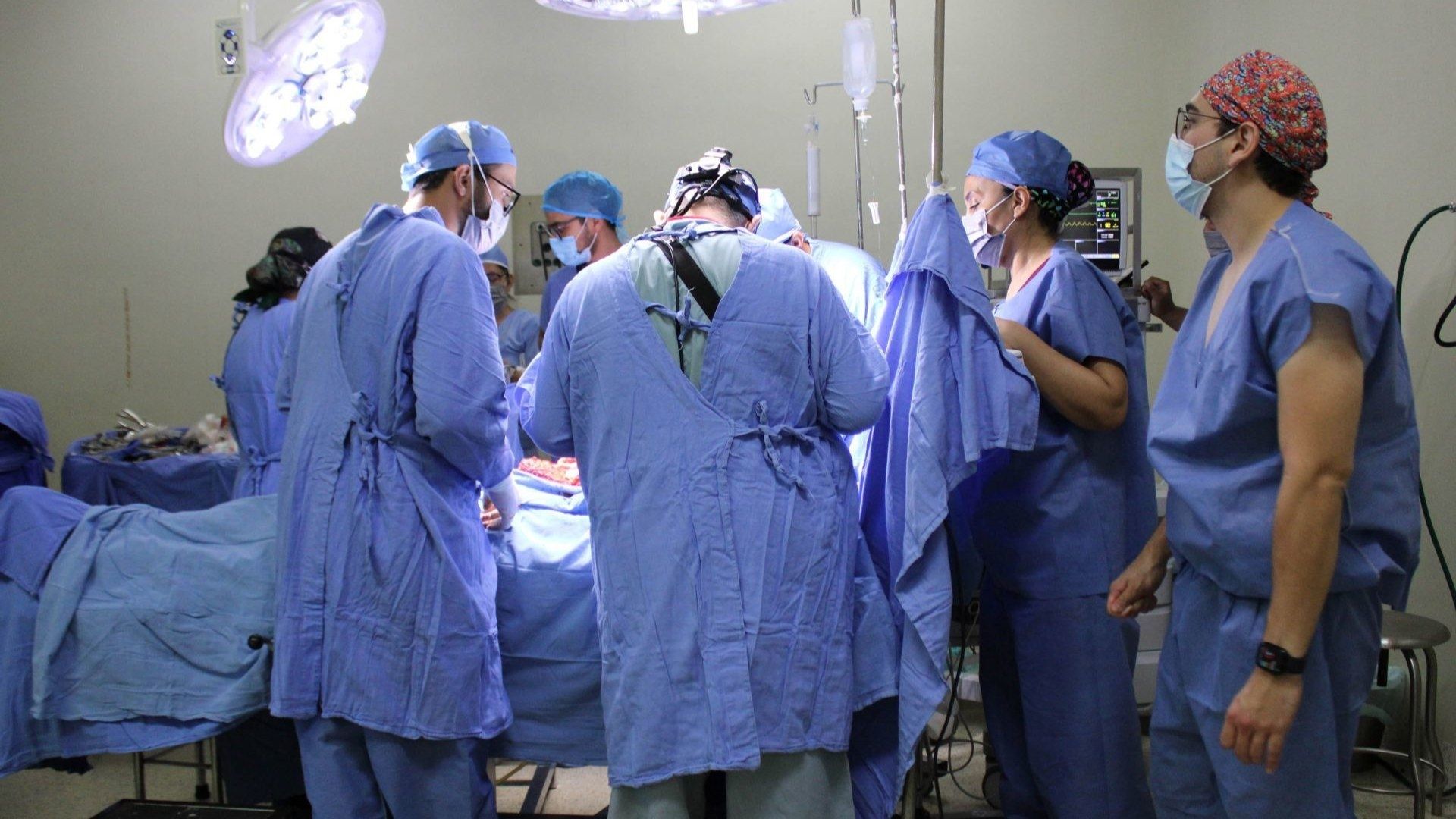 Un equipo multidisciplinario es el que hace posible un trasplante en los hospitales del IMSS.