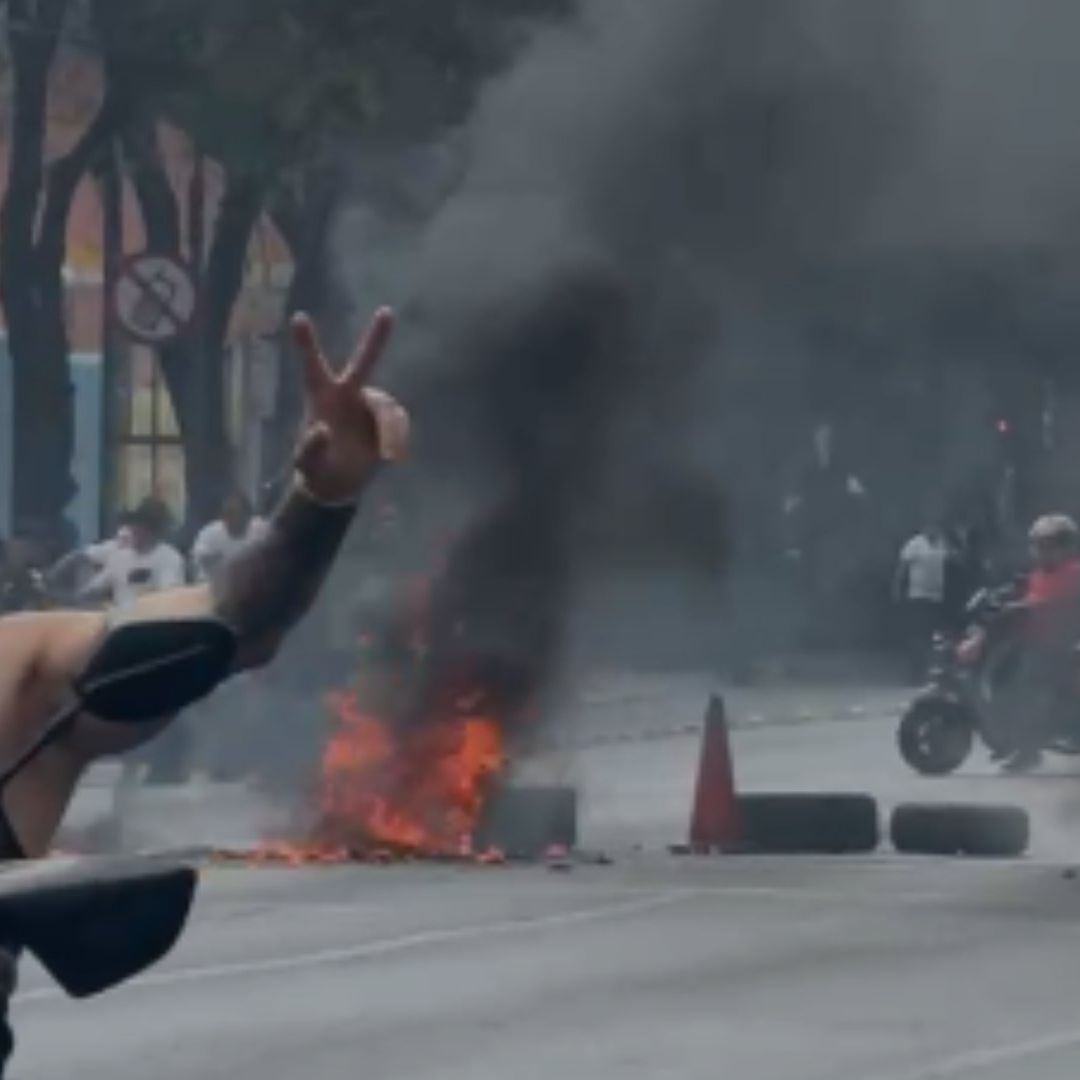 Comerciantes de Autopartes Bloquean Eje Central