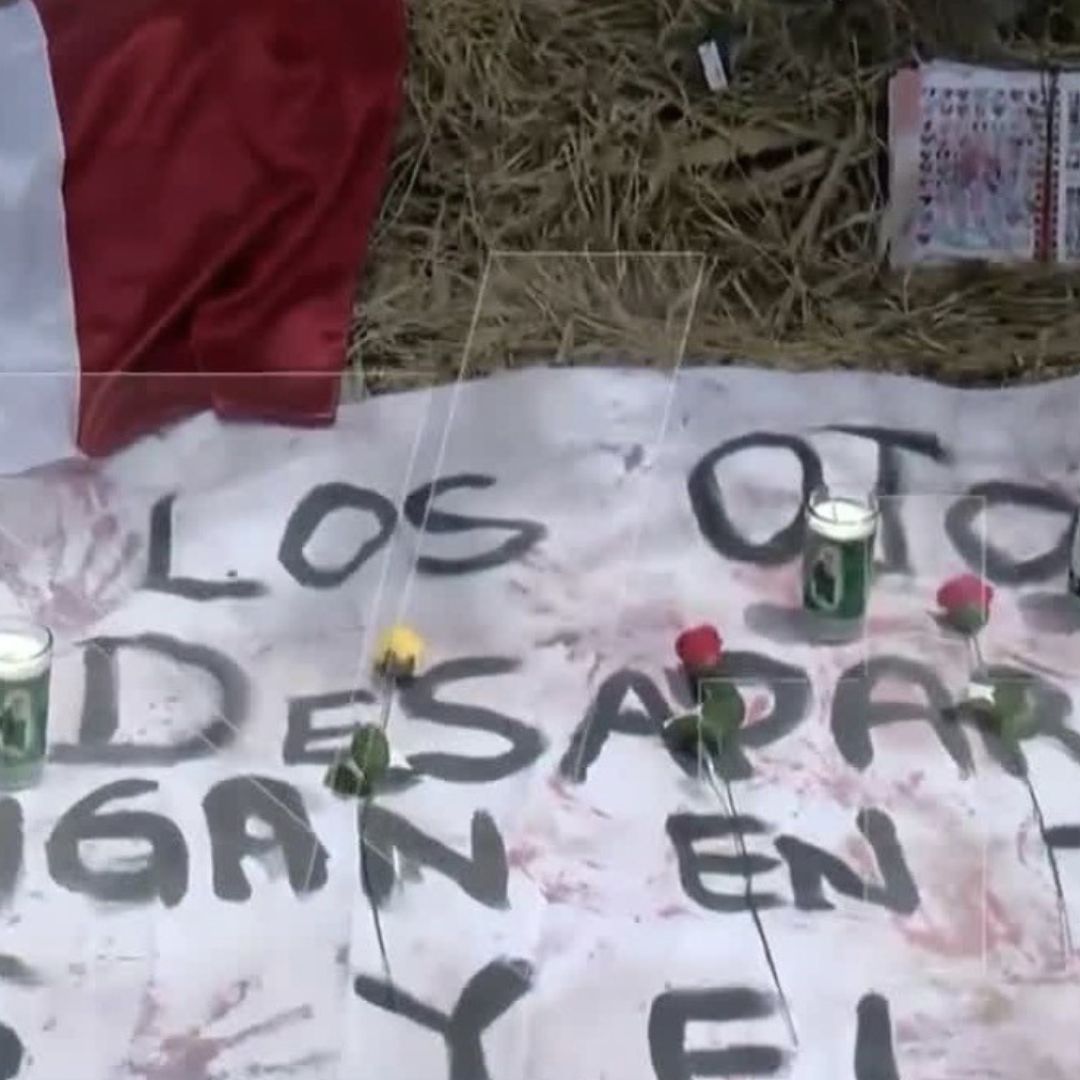Colocan MemorialAfuera del Rancho Izaguirre en Teuchitlán