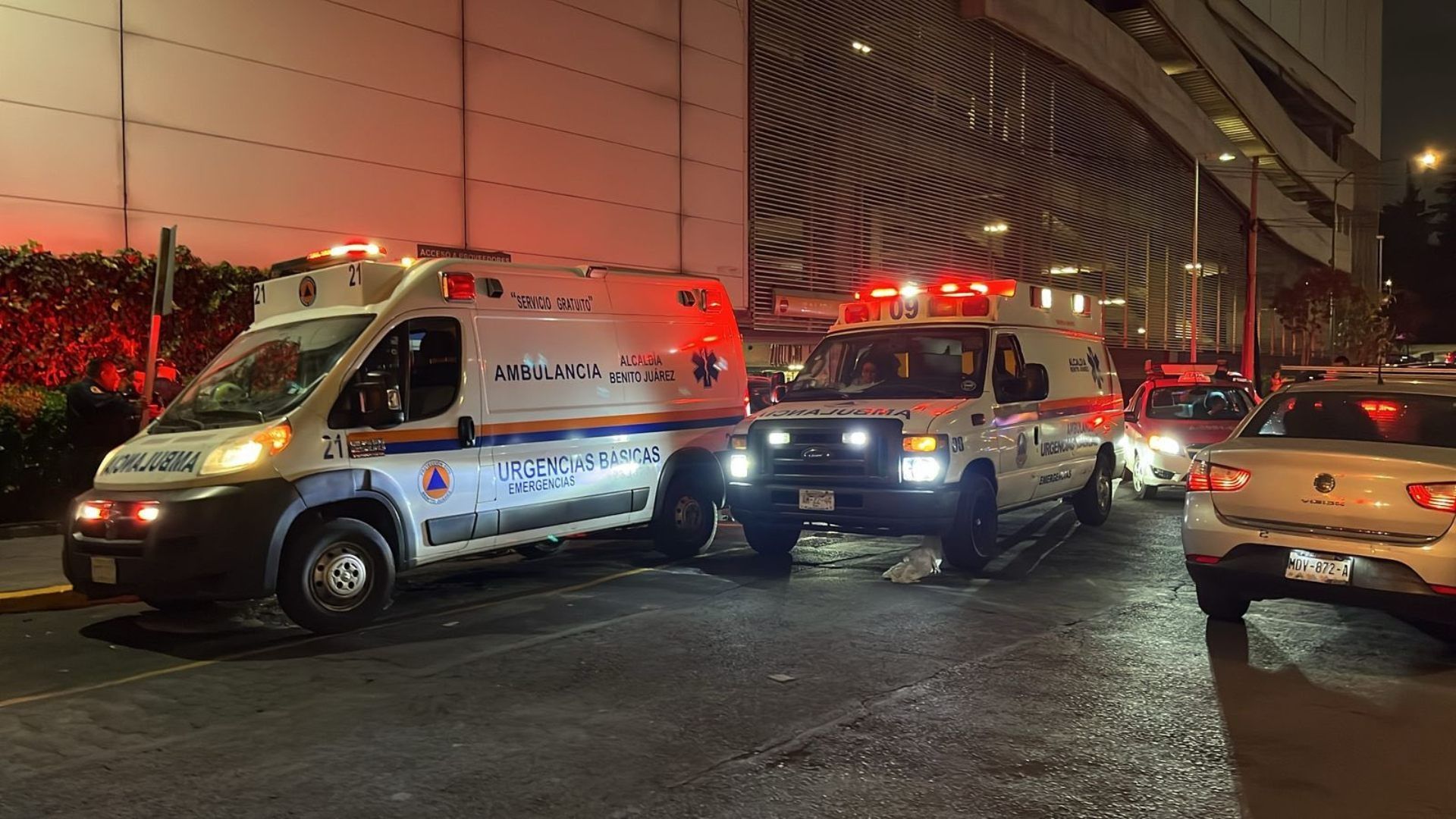 Ambulancias y patrullas llegaron hasta Parque Delta para atender una llamada de emergencia.