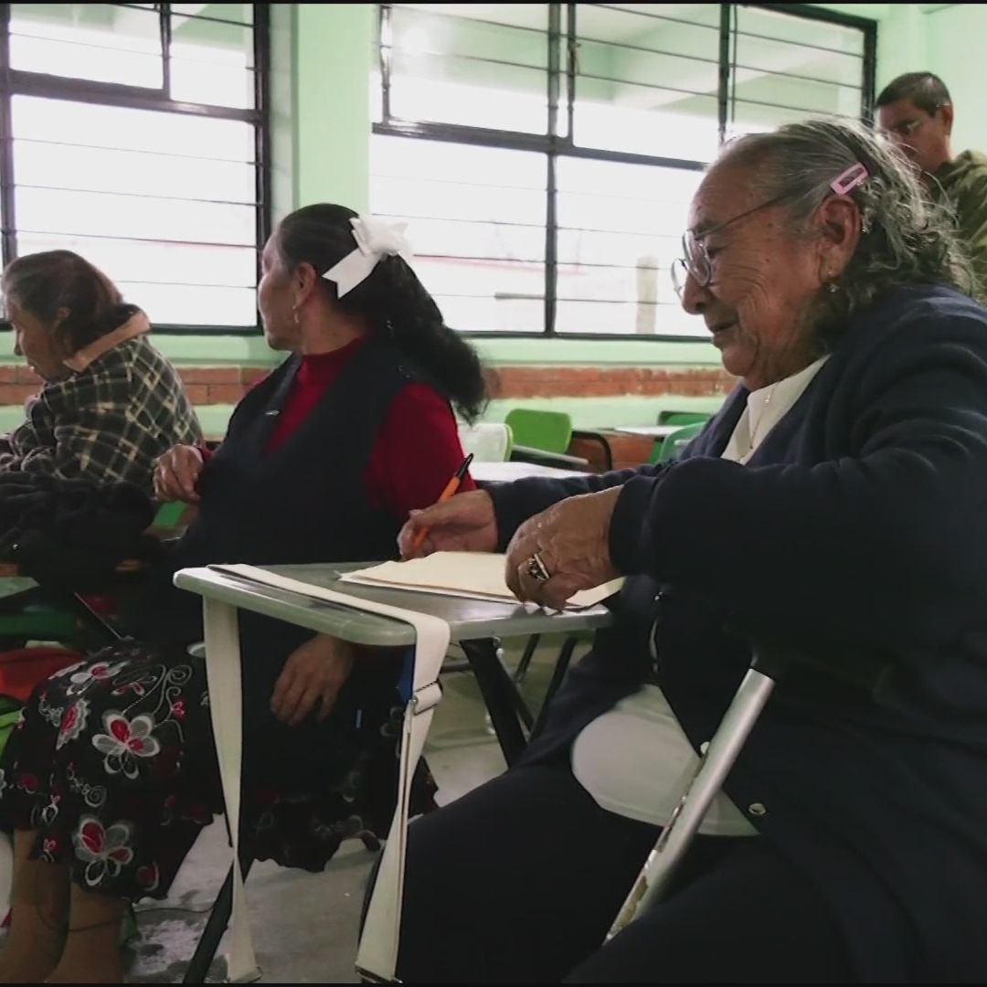 Romper con el Analfabetismo Abre el Mundo a las Personas que No Saben Leer Ni Escribir