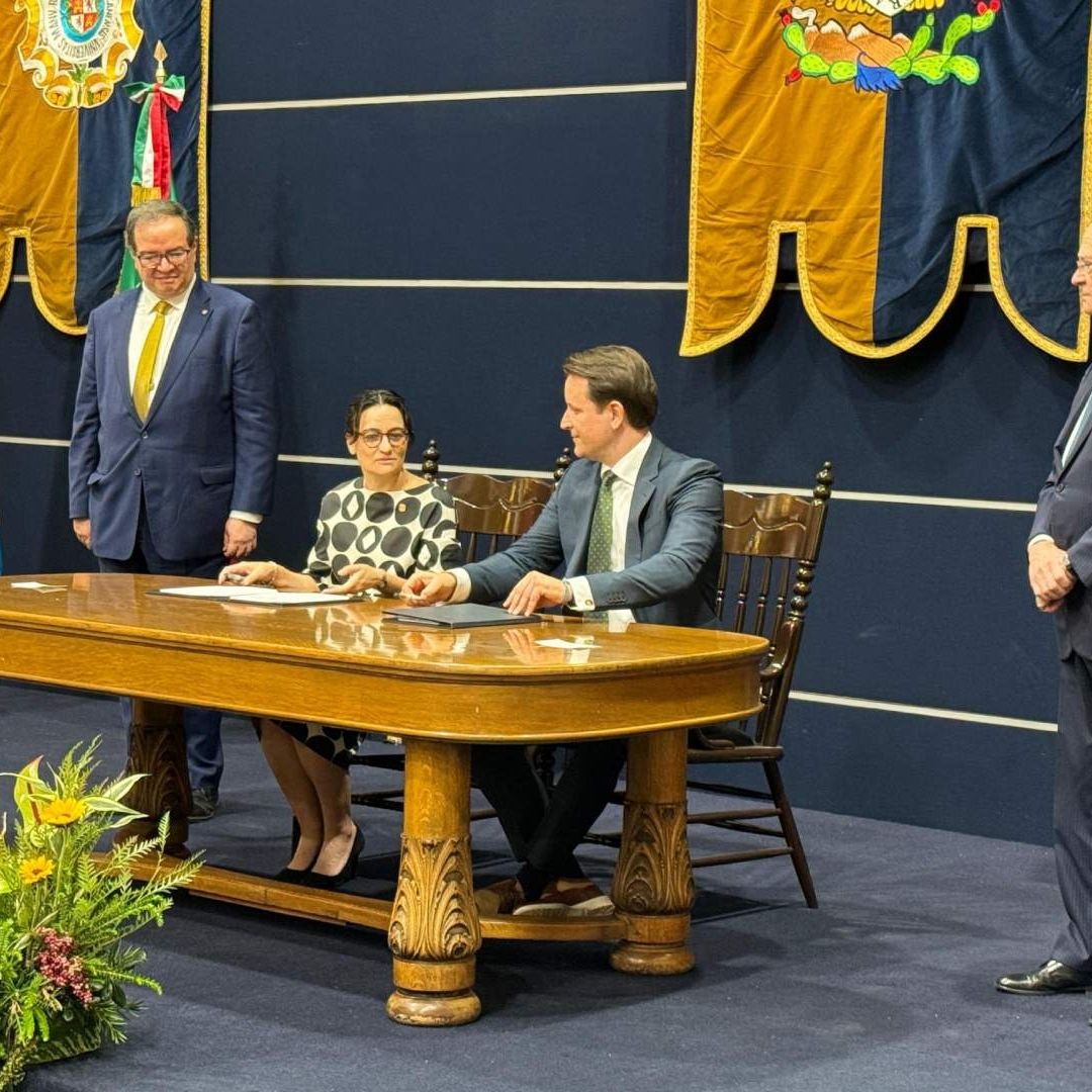 Firma de convenio entre la UNAM y Universidad de Gotemburgo, Suecia.