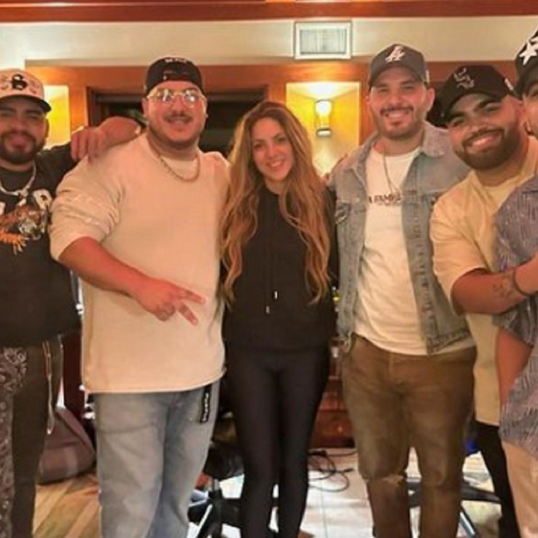 Shakira y el Grupo Frontera
