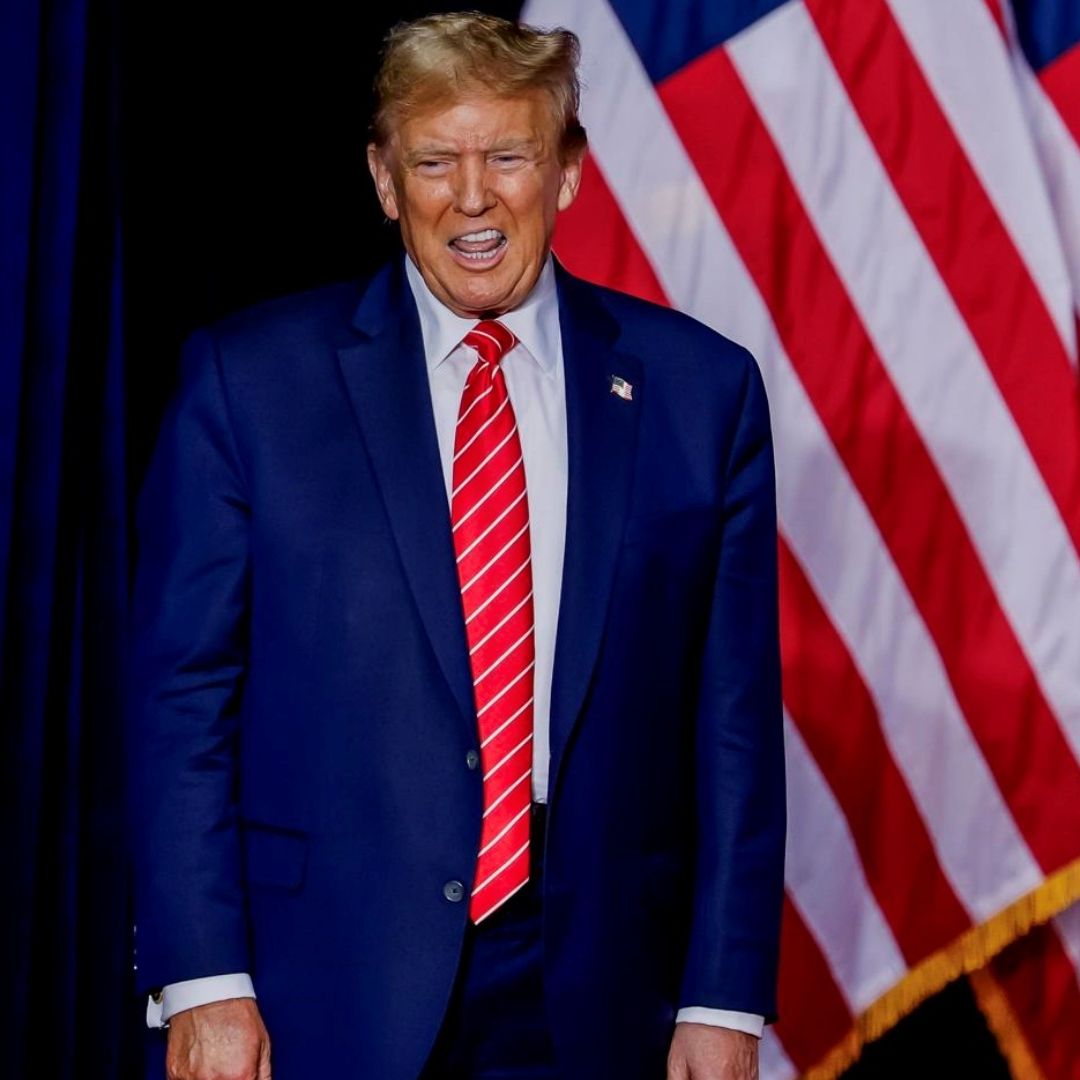 Un juez en Georgia archivó este miércoles seis de los cargos contra el expresidente Donald Trump
