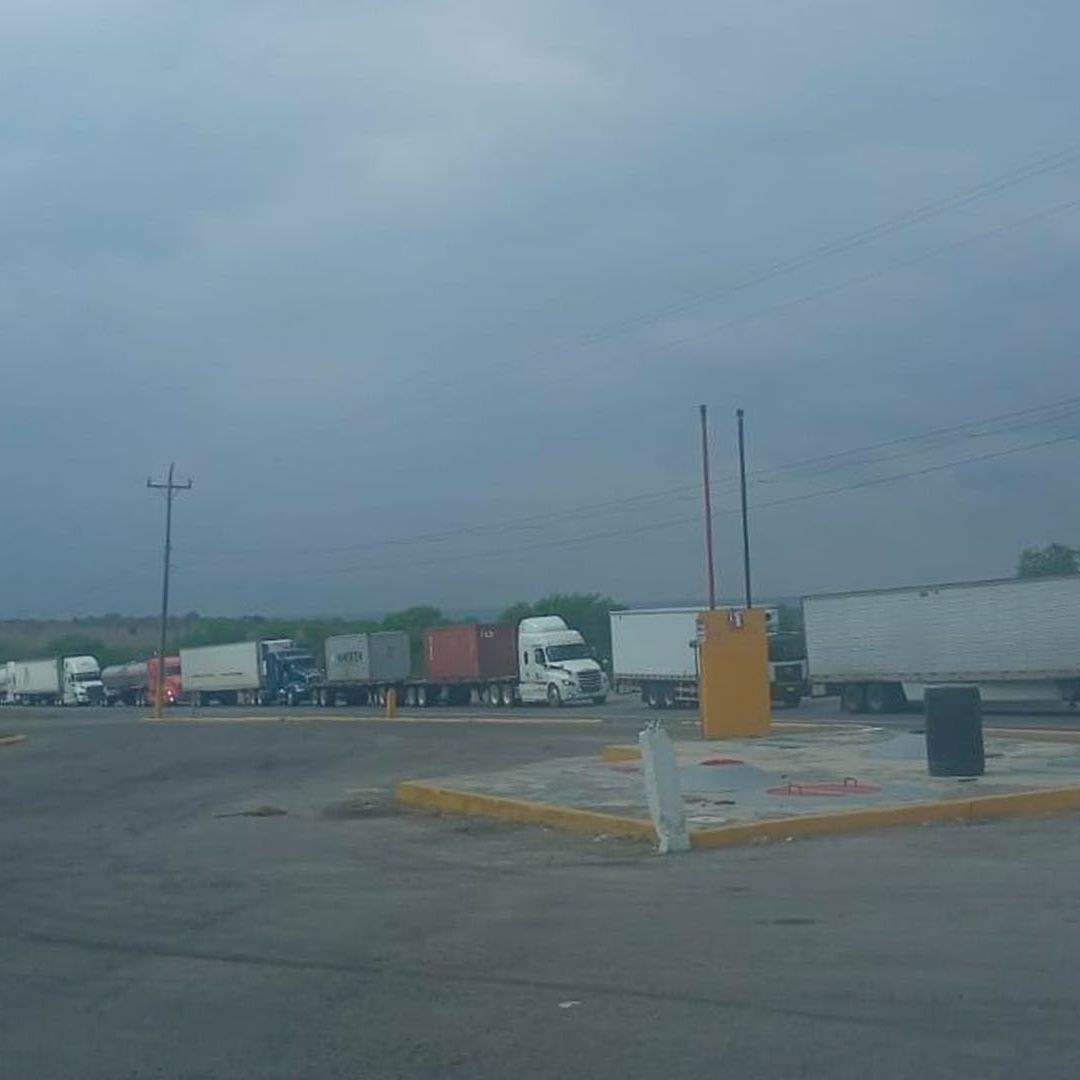 Reportan Filas de 6 Kilómetros Derivado de Inspecciones Militares en Carretera de Tamaulipas