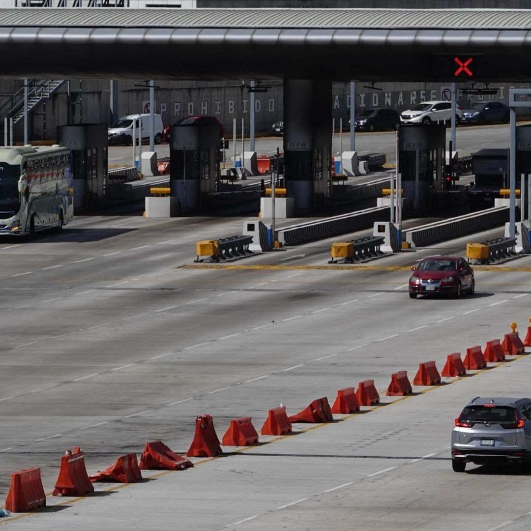 Casetas de cobro en la autopista México-Cuernavaca