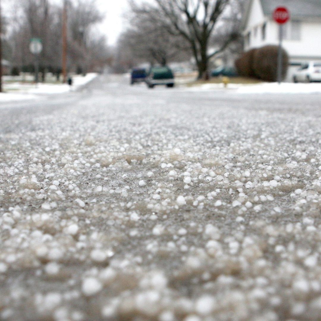 Tormenta con 'Granizo Gorila' Amenaza a Kansas y Missouri