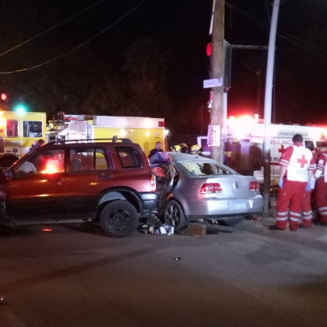 Choque Deja un Muerto y una Persona Gravemente Lesionada en Colonia Pueblo Nuevo en Mexicali