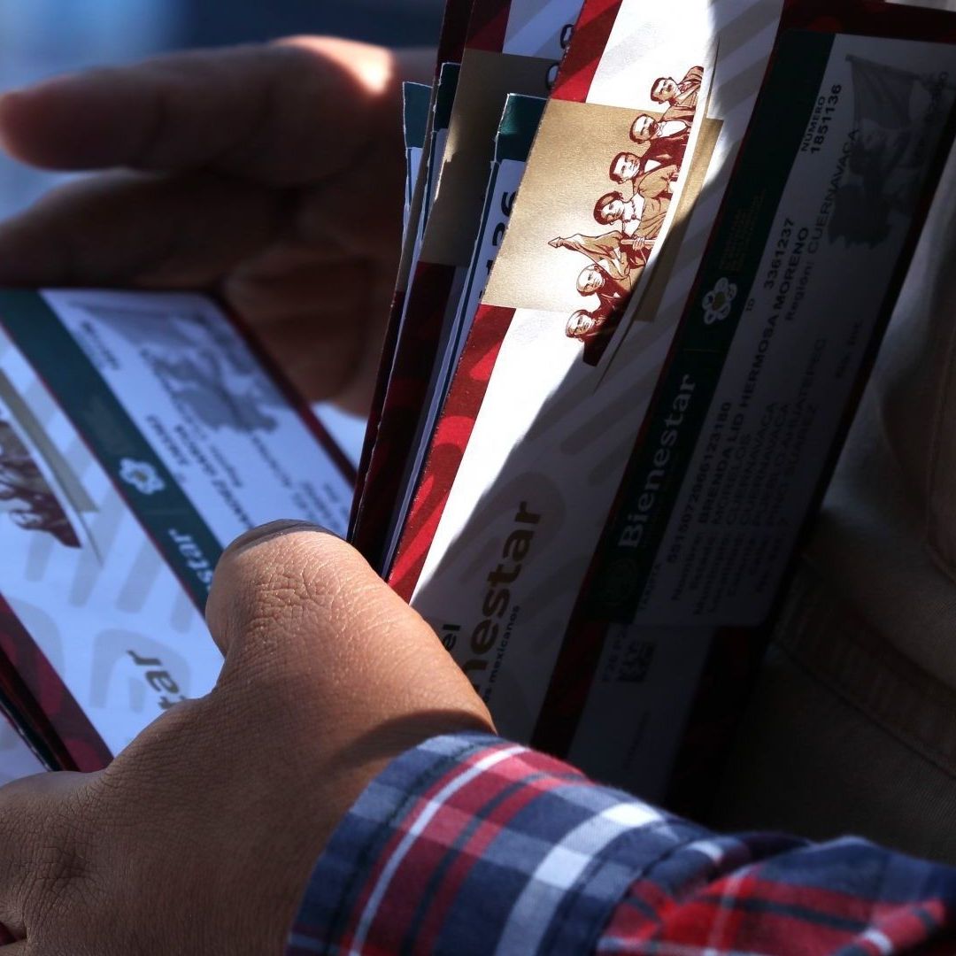 Consulta los documentos que debes llevar a la entrega de tarjetas de las Becas Benito Juárez 2025 para Bachillerato y Universidades