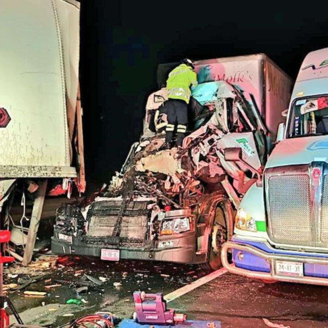 choque de trailers provoca cierre en el libramiento noroeste de Querétaro