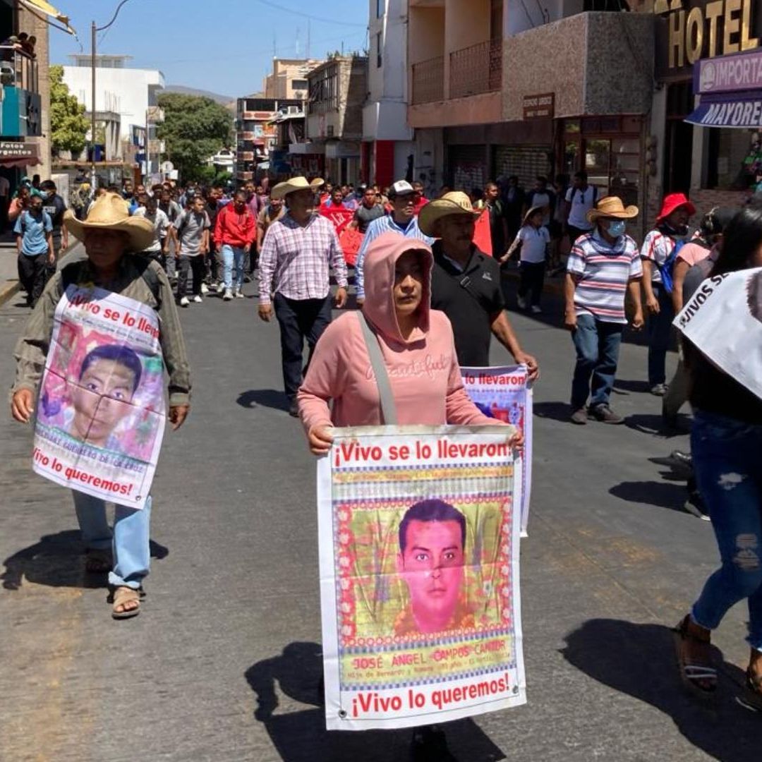 Normalistas marchan hoy sábado 16 de marzo en Chilpancingo