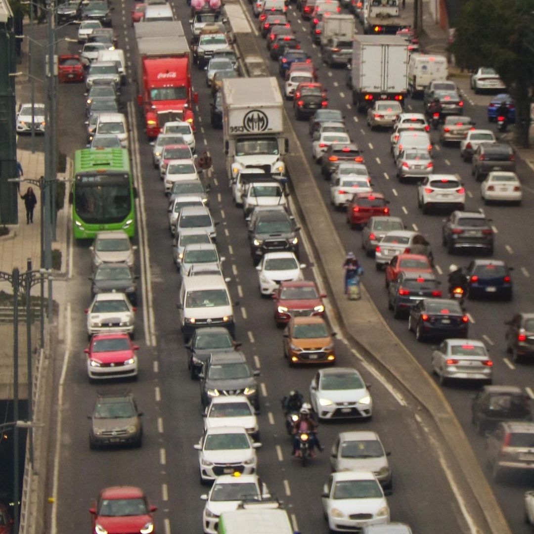 Qué autos y motos sí circulan hoy 27 de maro 2025 lista de carros exentos en CDMX y Edomex este jueves