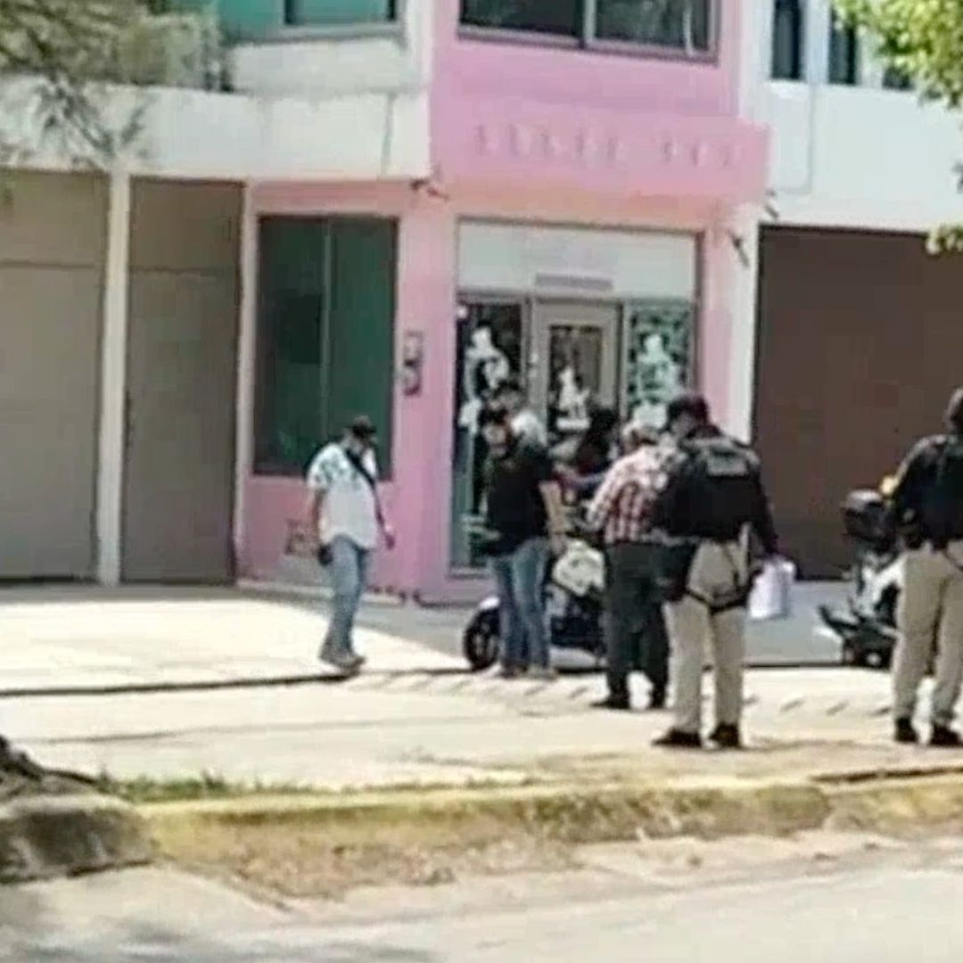 Una intensa movilización policiaca se registró en la colonia Petrolera de la ciudad de Coatzacoalcos en el sur de Veracruz.