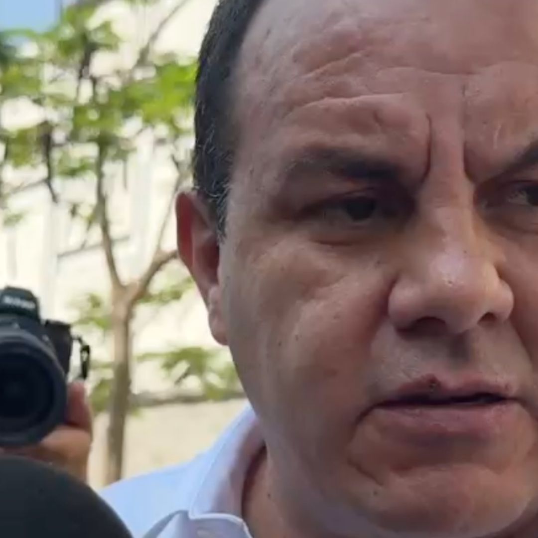 Cuauhtemoc blanco afuera de la fiscalia de morelos