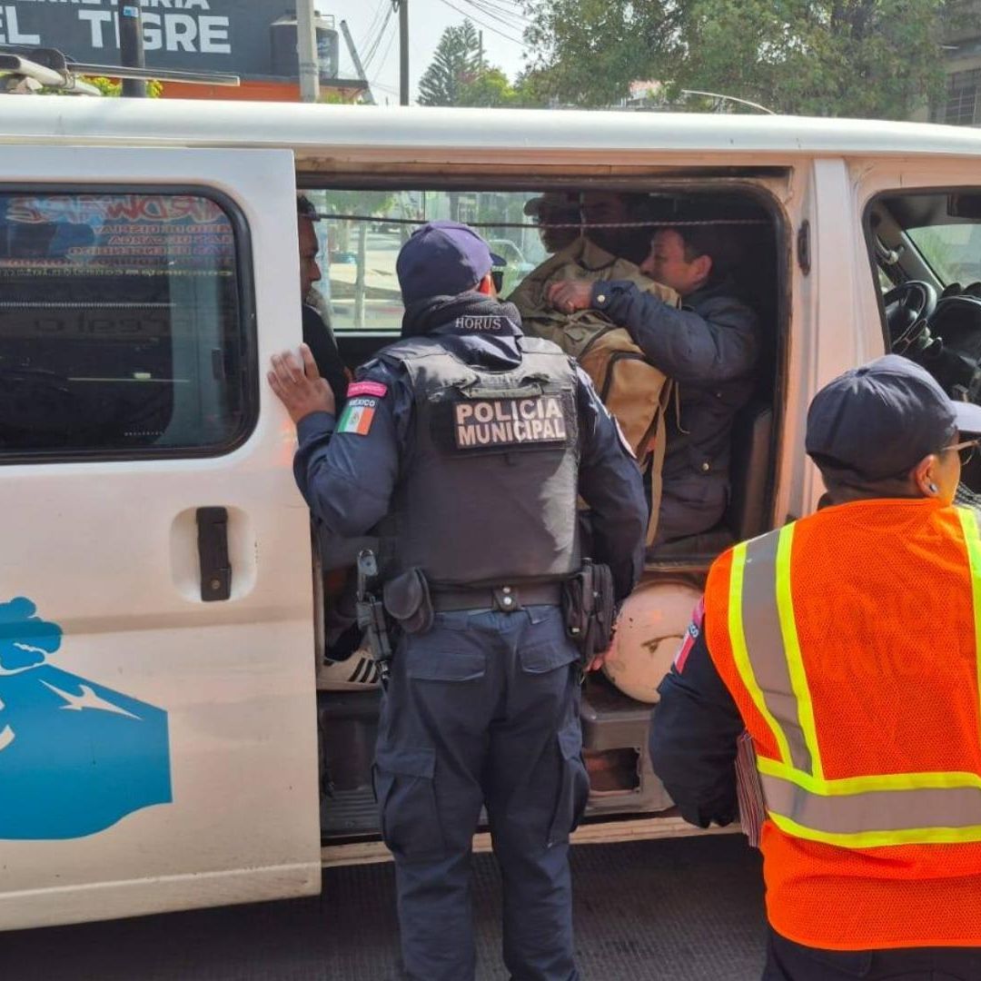 Estudiante es Drogada con “Piquete” en Combi en la Calzada Ignacio Zaragoza en CDMX