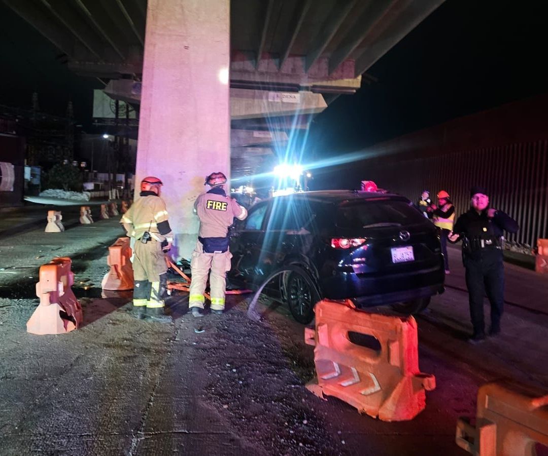 Muere Mujer al Chocar su Vehículo Contra Estructura de Puente en Tijuana