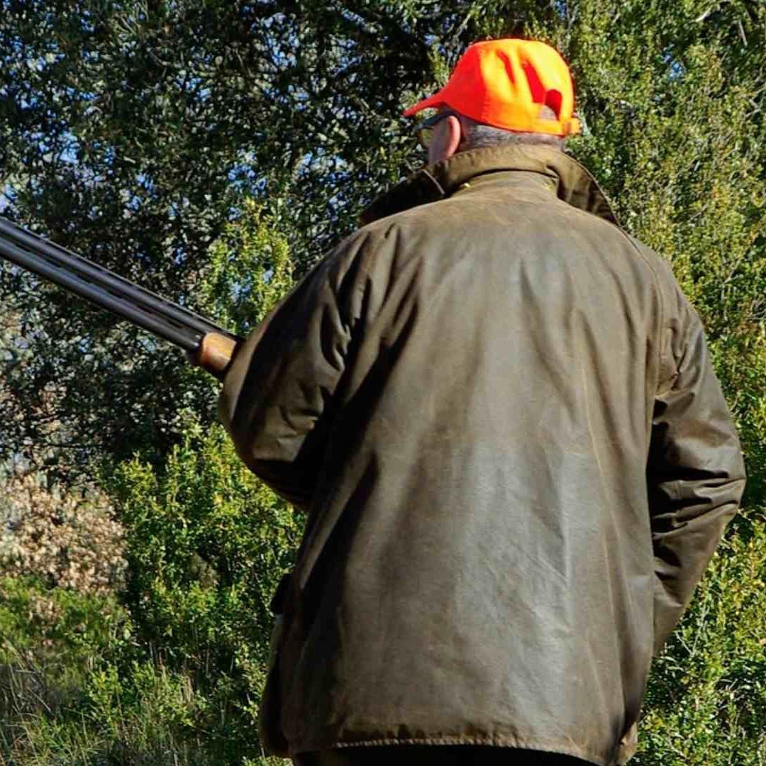 Durante Cacería Hombre Confunde a su Hijo con Animal y le Dispara