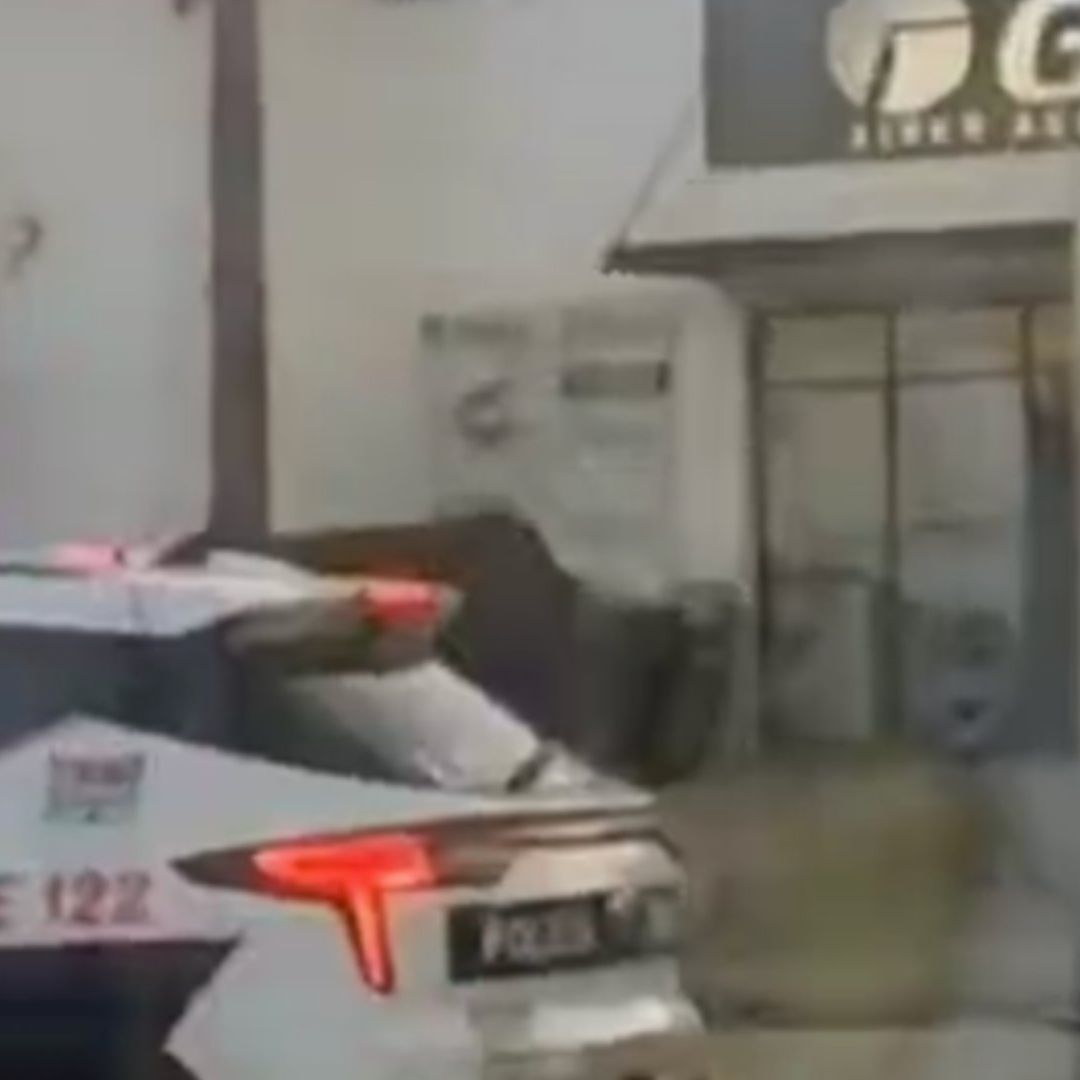 Joven Choca la Camioneta de su Abuelo Contra 5 Vehículos y un Negocio en Hermosillo