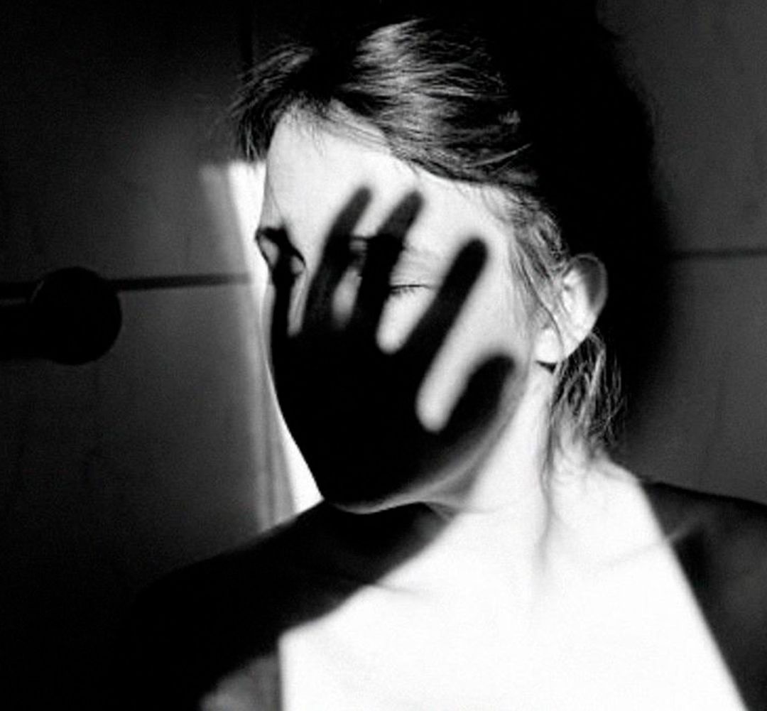 Hay diversos tipos de violencia hacia la mujer, la violencia sexual y acoso, física, maltrato psicológico, matrimonio infantil