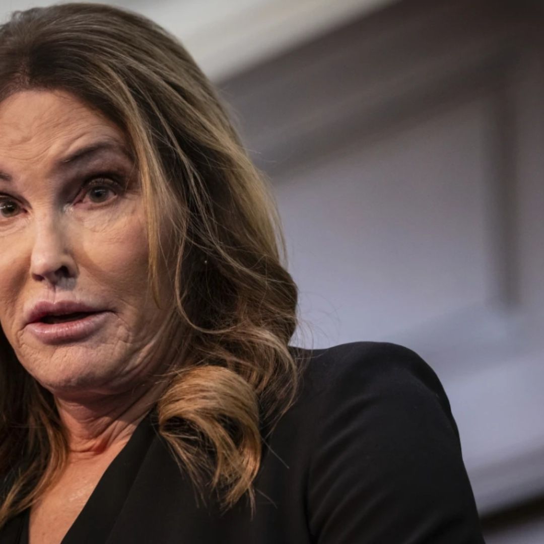 William Bruce Jenner cambió de identidad a Caitlyn Marie Jenner tras reasignación de género y compitió contra hombres cuando ganó la medalla de oro olímpica en el decatlón