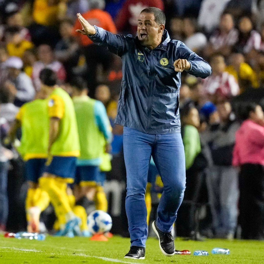 André Jardine, técnico del América, está en la baraja de nombres de entrenadores para dirigir a la Selección de Brasil.