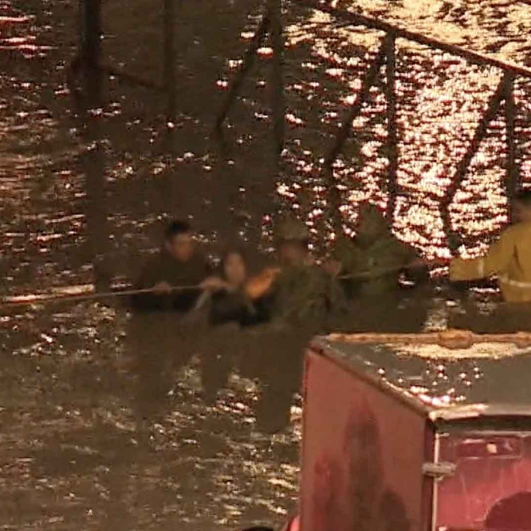 Rescatan a Familias Atrapadas en Casa tras Inundaciones Reynosa