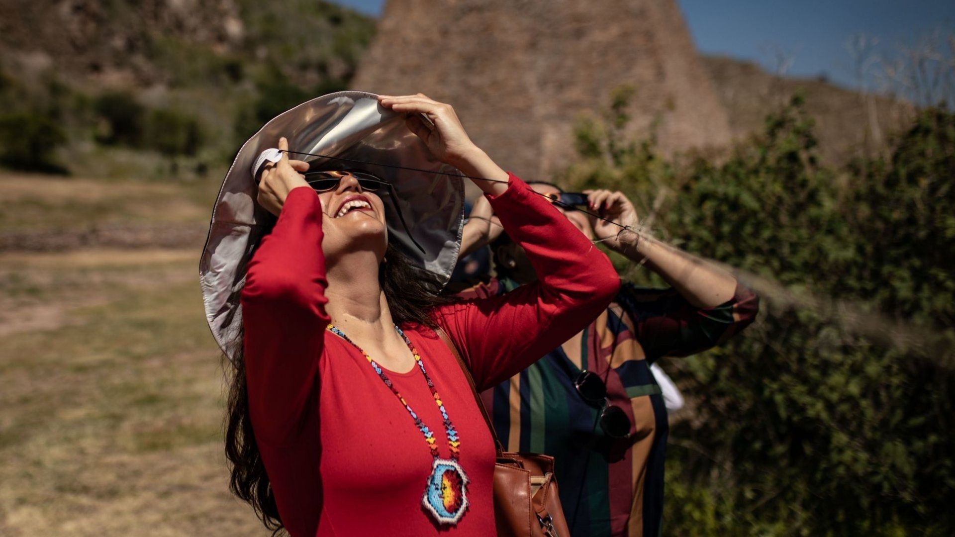 Precauciones para ver el eclipse solar del 8 de abril 2024 en México