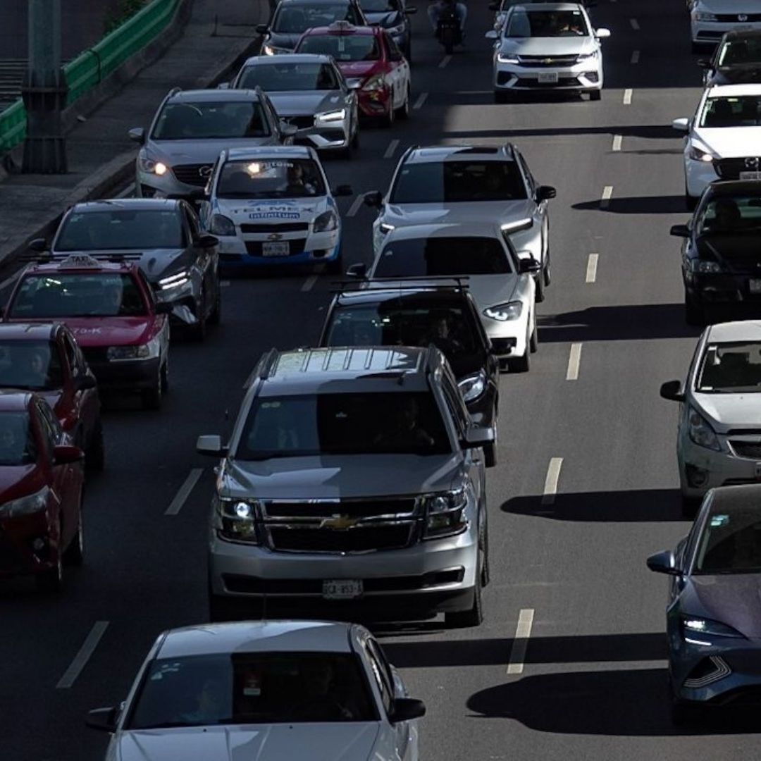 Quiénes sí circulan hoy lunes 31 de marzo 2025 en CDMX y Edomex placas de autos exentas