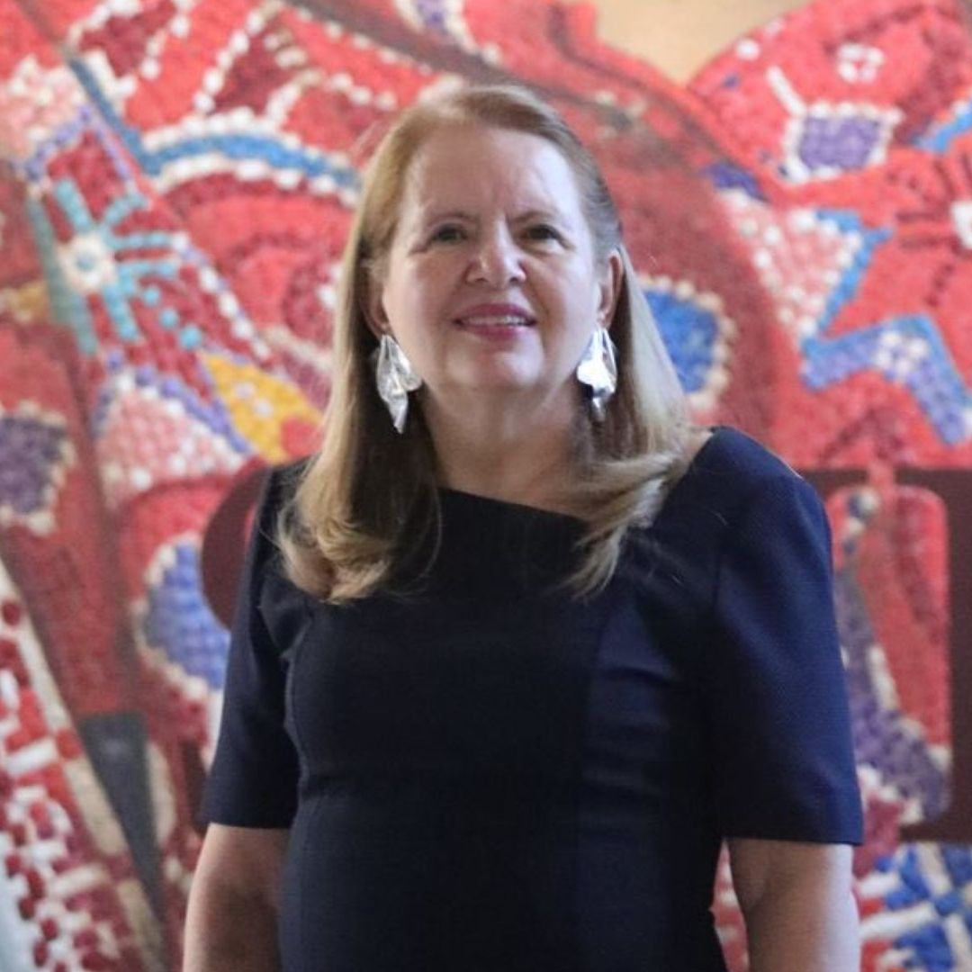 Loretta Ortiz arranca campaña para SCJN