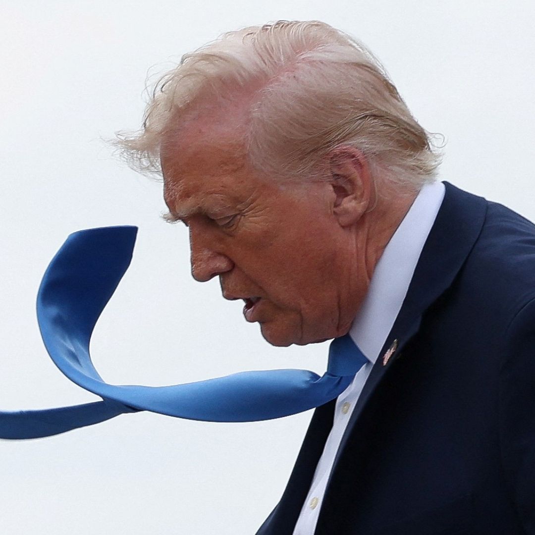 Trump, enfurecido con Putin por criticar a Zelenski, amenaza con aranceles al petróleo ruso.