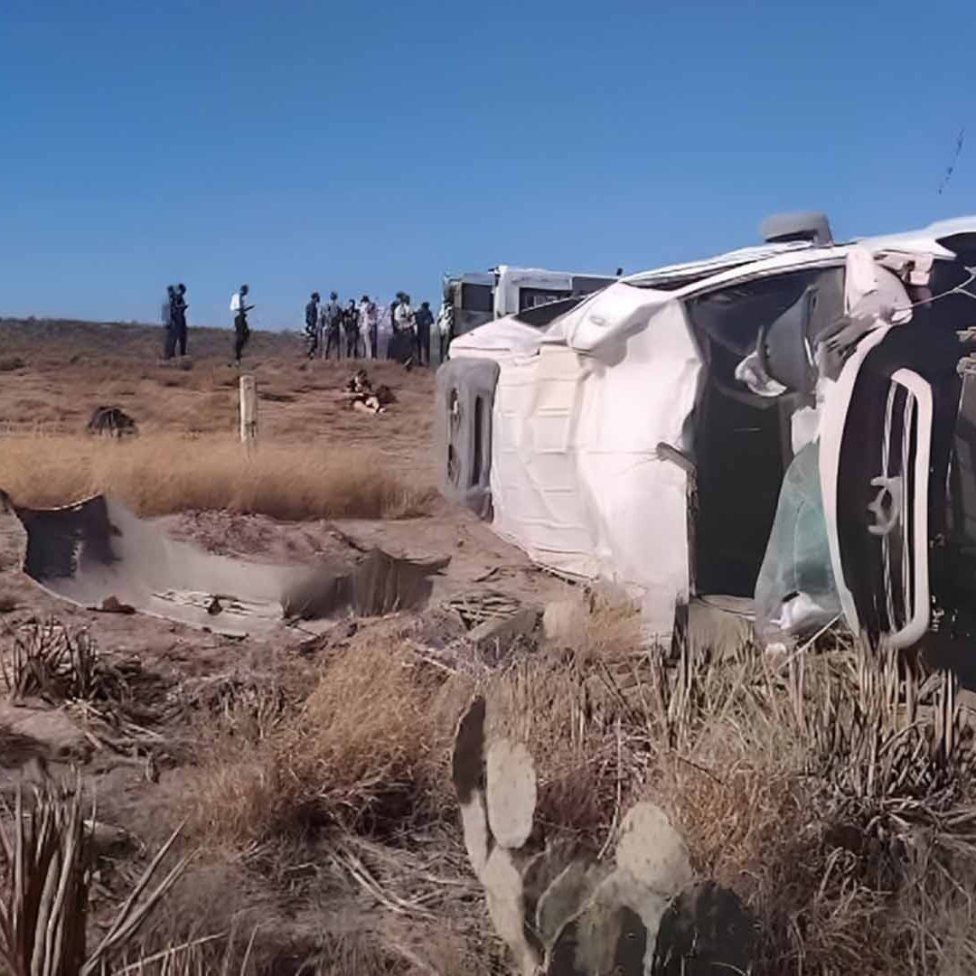Vuelca Camión con Integrantes de Banda Sinaloense en Carretera Saltillo-Torreón