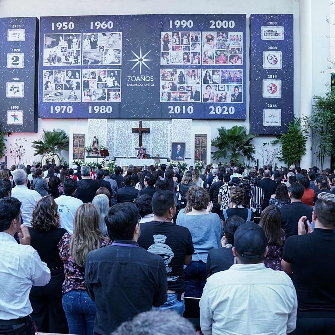 Realizan funeral privado de Nicandro Díaz en CDMX