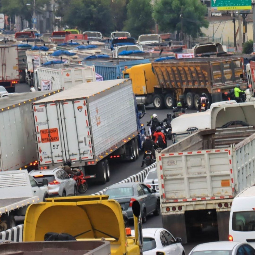 Bloqueo de transportistas en la autopista México-Pachuca