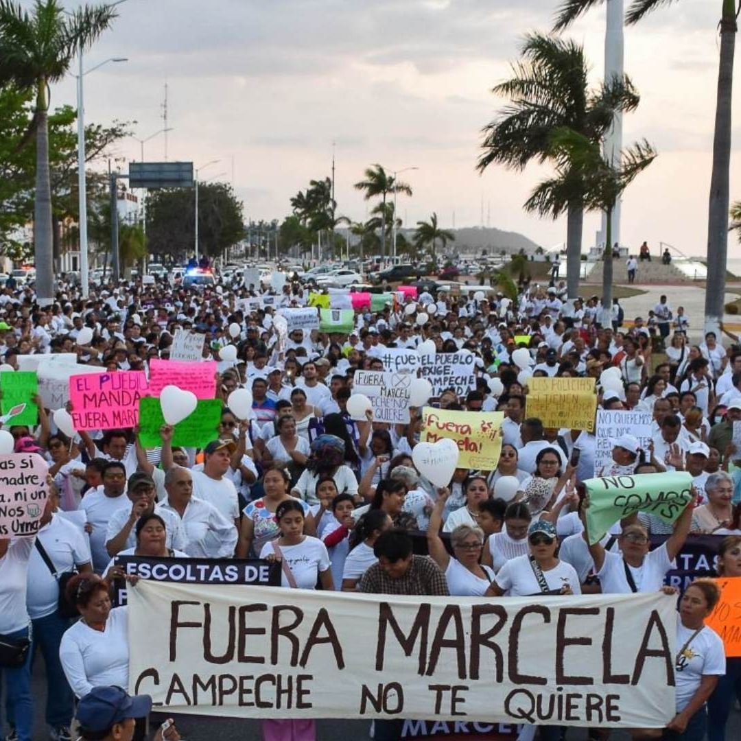 Miles de Personas Marchan en Apoyo a Policías en Campeche