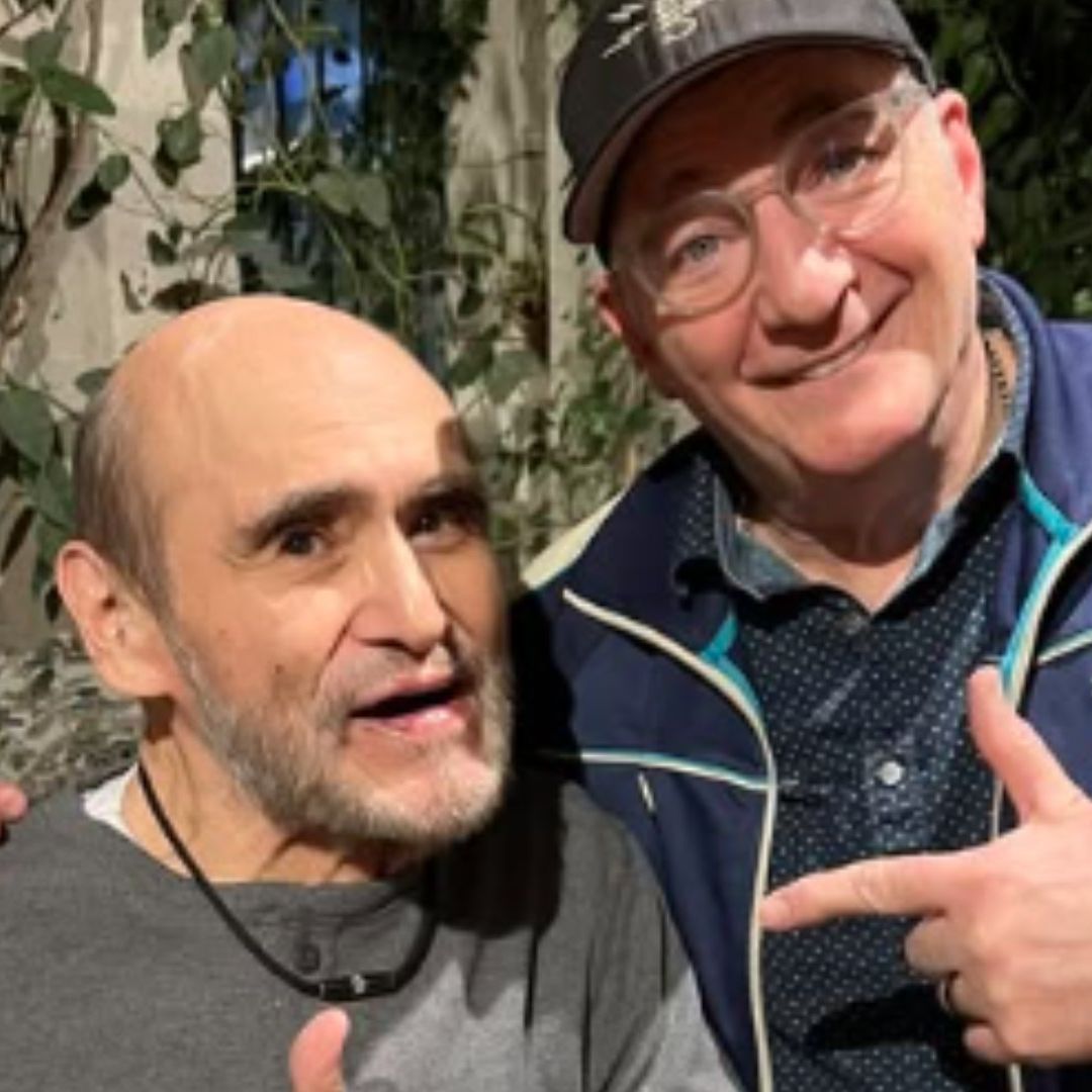 Beakman Presume que se Hizo Amigo del 'Señor Barriga' en Visita a México