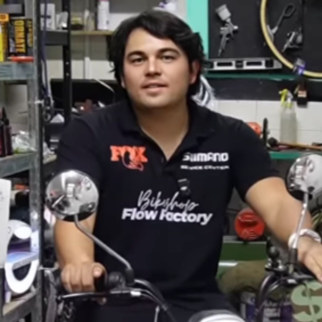 ¿Se Parece? Mecánico de Bicicletas Sorprende por su Parecido con Leonardo DiCaprio