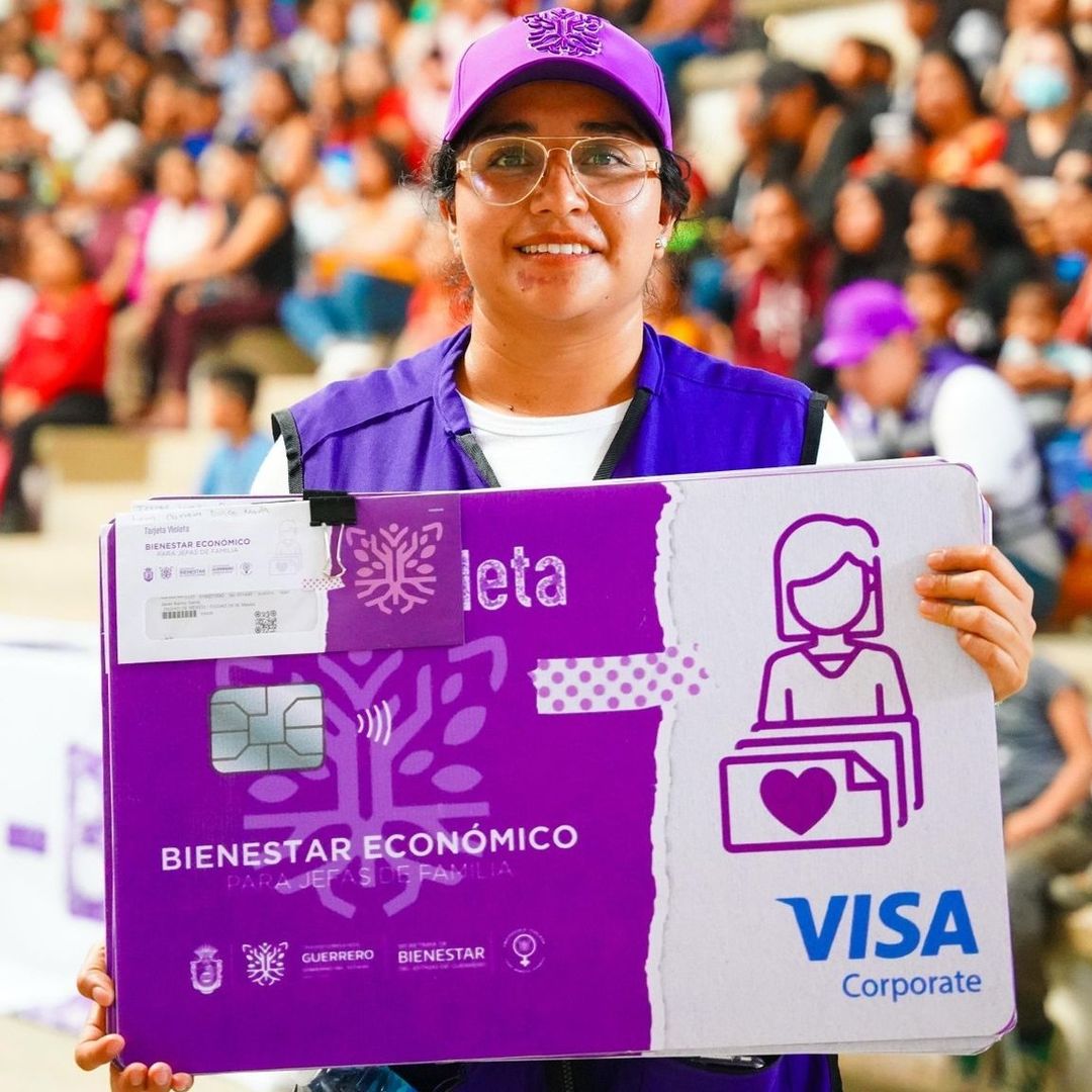 La Tarjeta Violeta Bienestar 2025 ofrece 2 mil pesos bimestrales en 2025 y está dirigida para mujeres solteras de entre 18 y 59 años