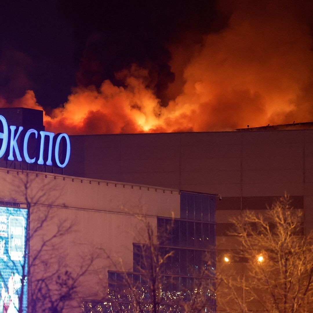 Difunden videos de tiroteo en sala de conciertos de Moscú