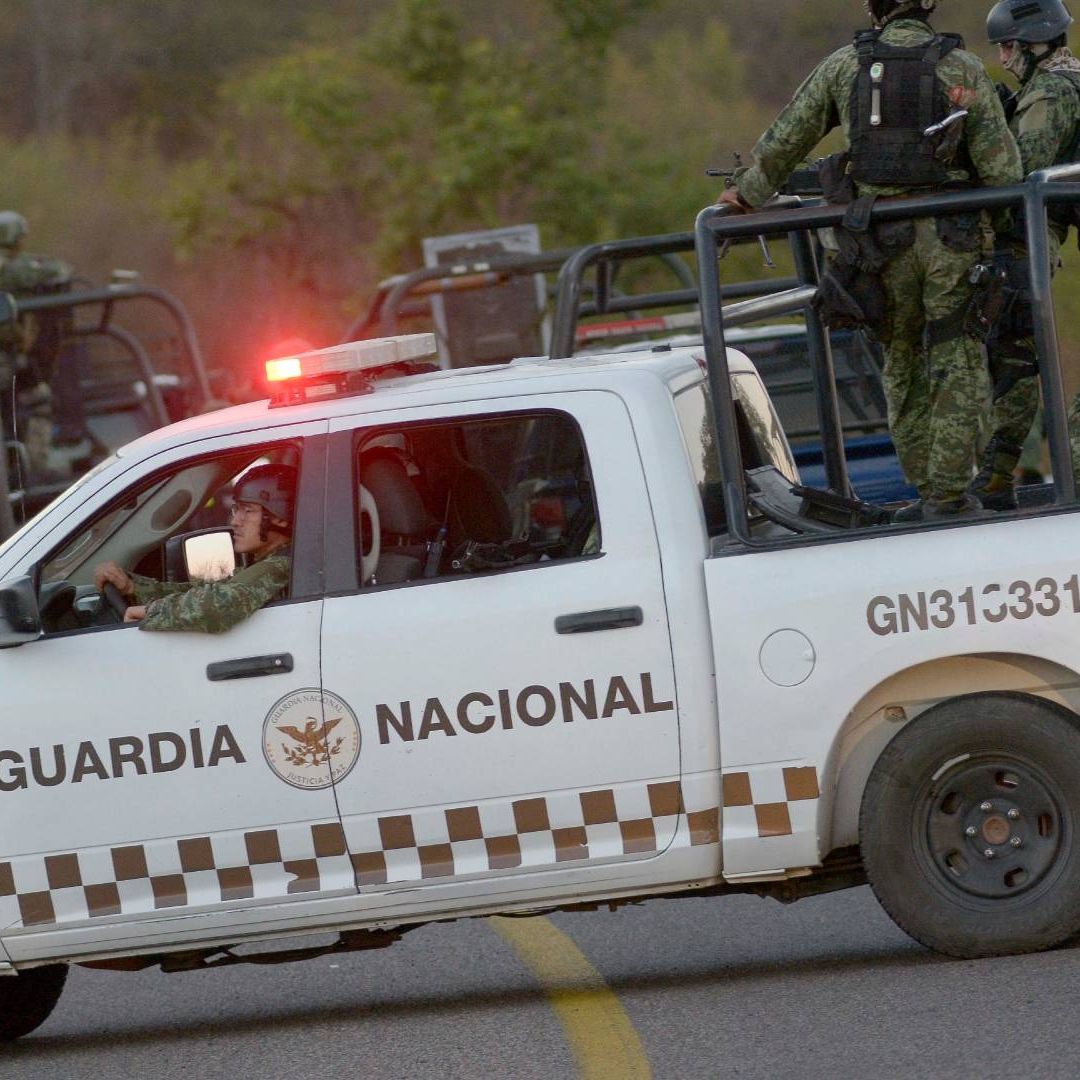 El gobierno estatal dijo inicialmente que habían sido raptadas 25 personas, aunque más tarde precisó que fueron 66 en total