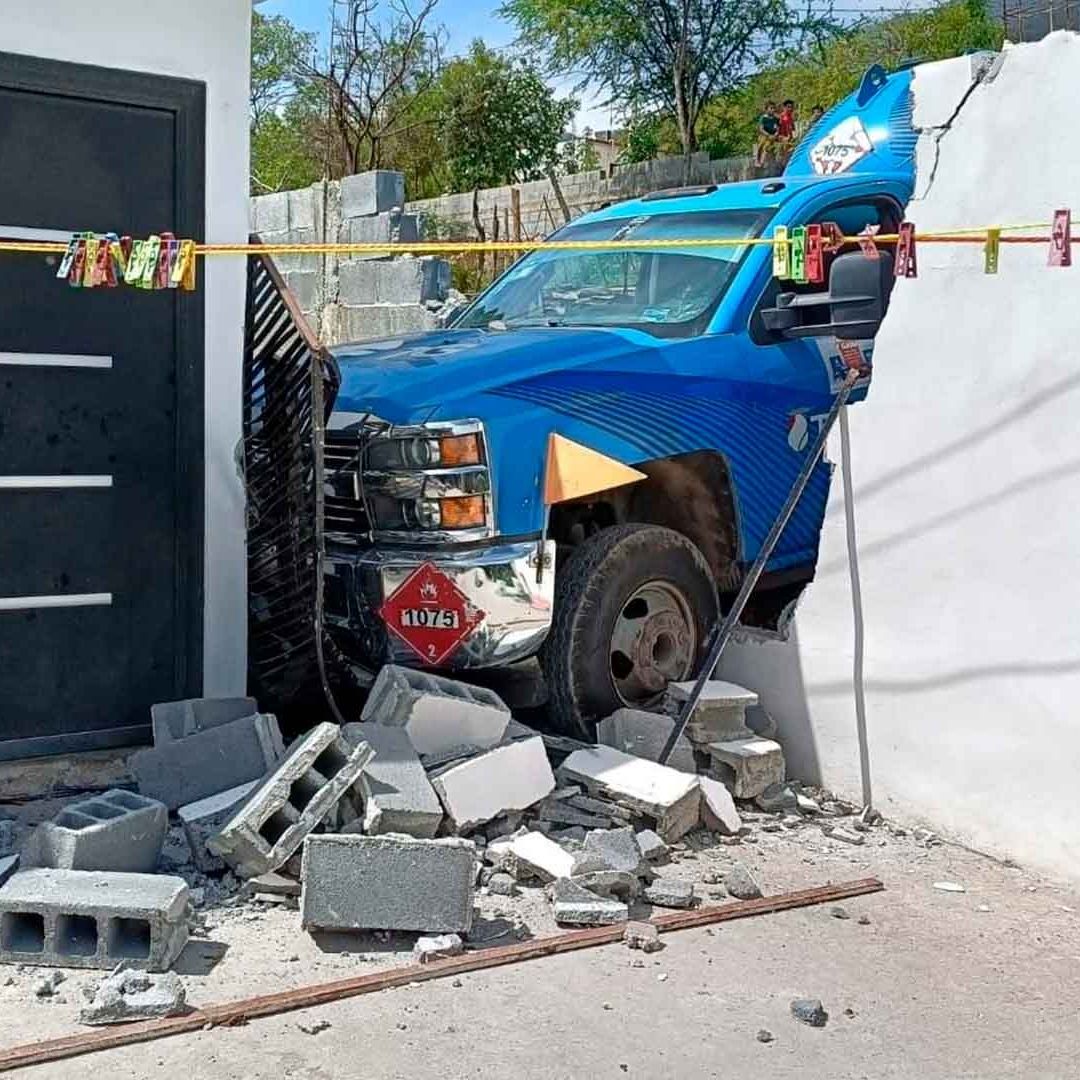 Pipa de Gas Impacta Contra Vivienda en Ciudad Victoria