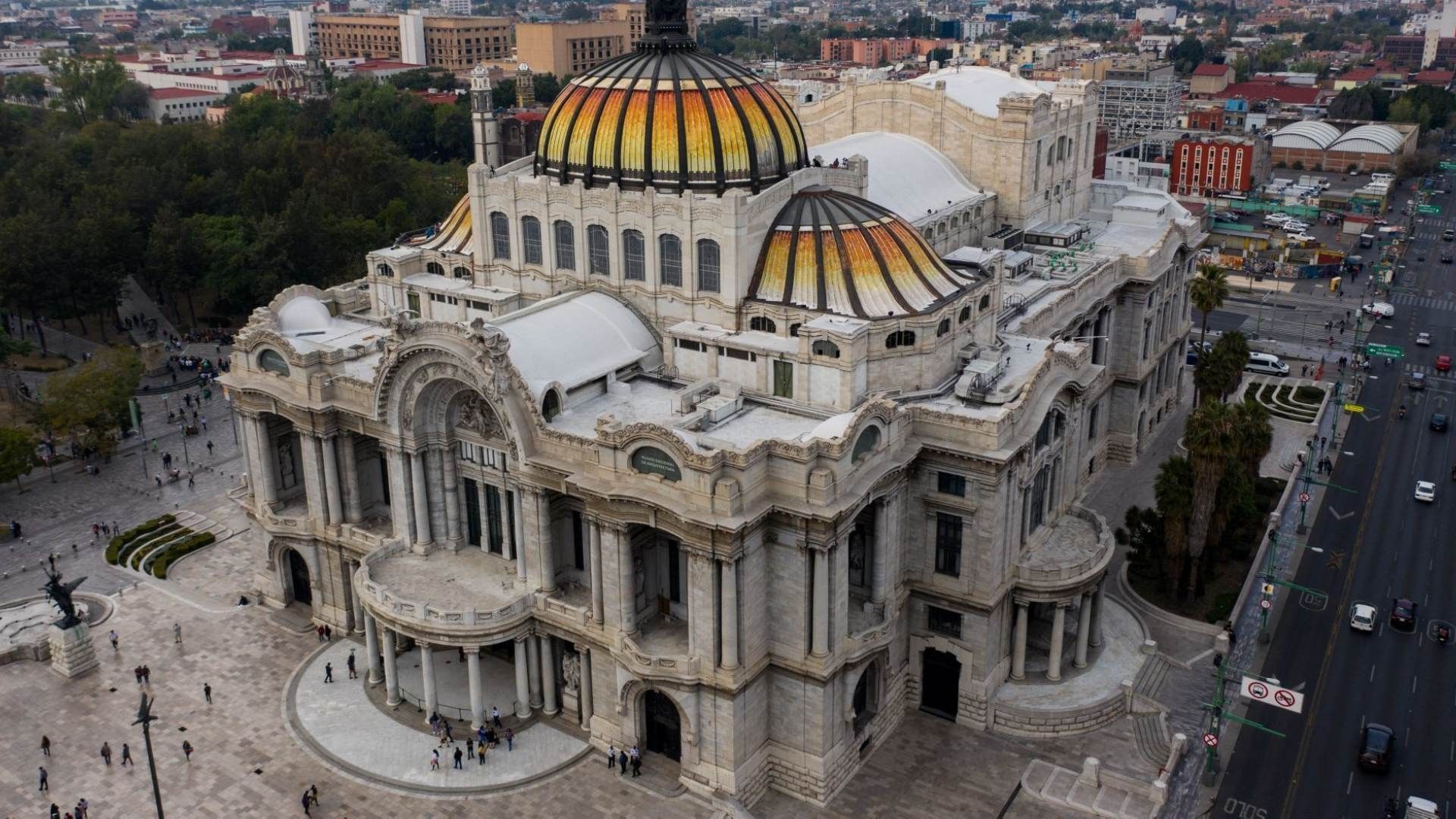 ¿Está Prohibido Tomarse Fotos Frente al Palacio de Bellas Artes?