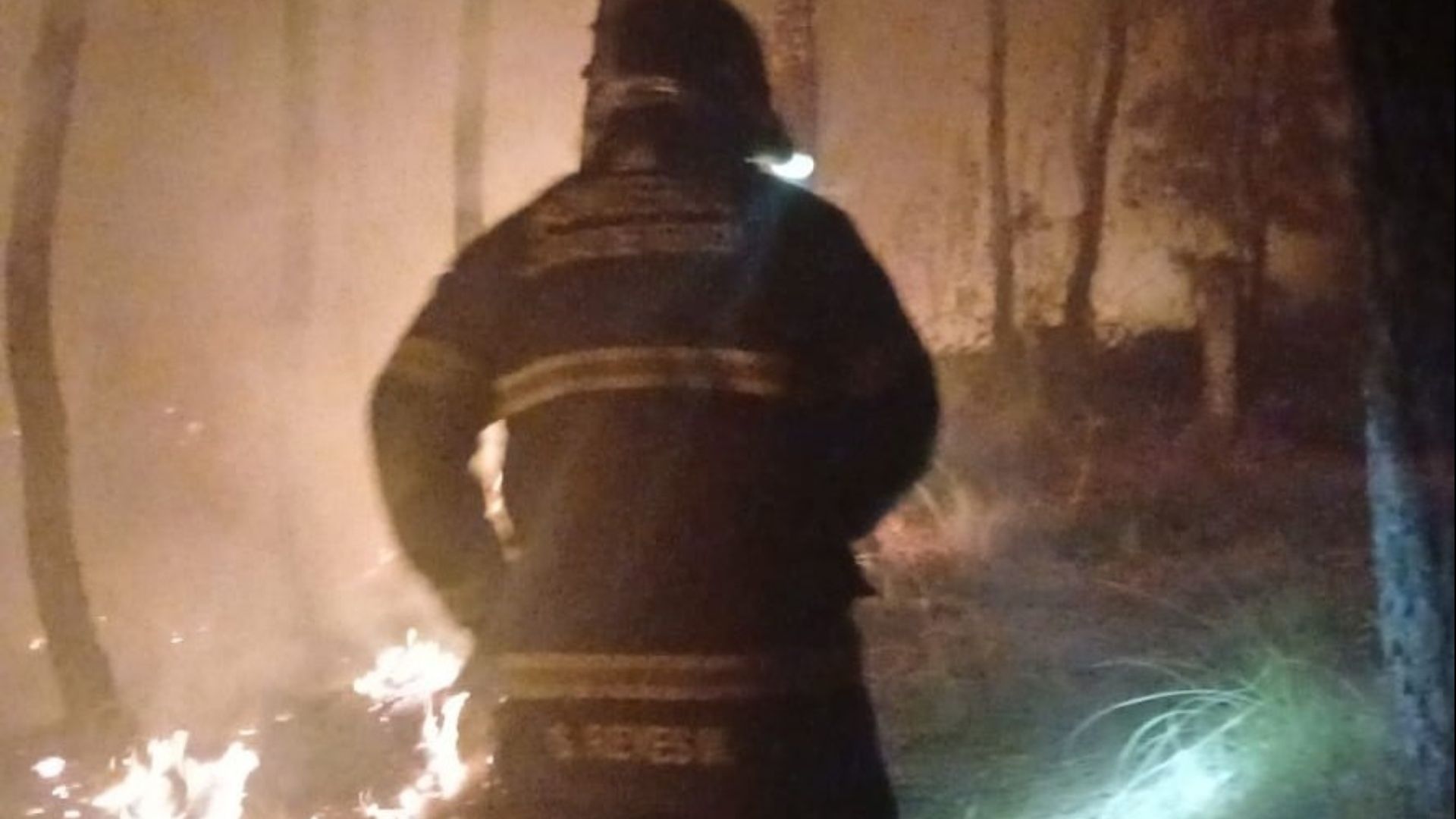 Inicia Semana Santa con Fuerte Incendio en Tres Marías, en Autopista México-Cuernavaca