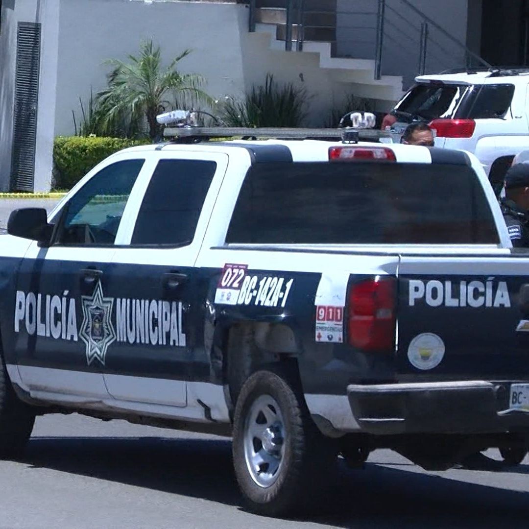 Buscan mejoras laborales para policías en BC