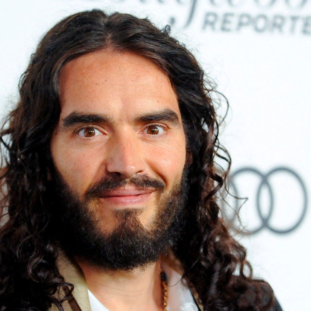 Russell Brand enfrenta acusaciones de agresión sexual