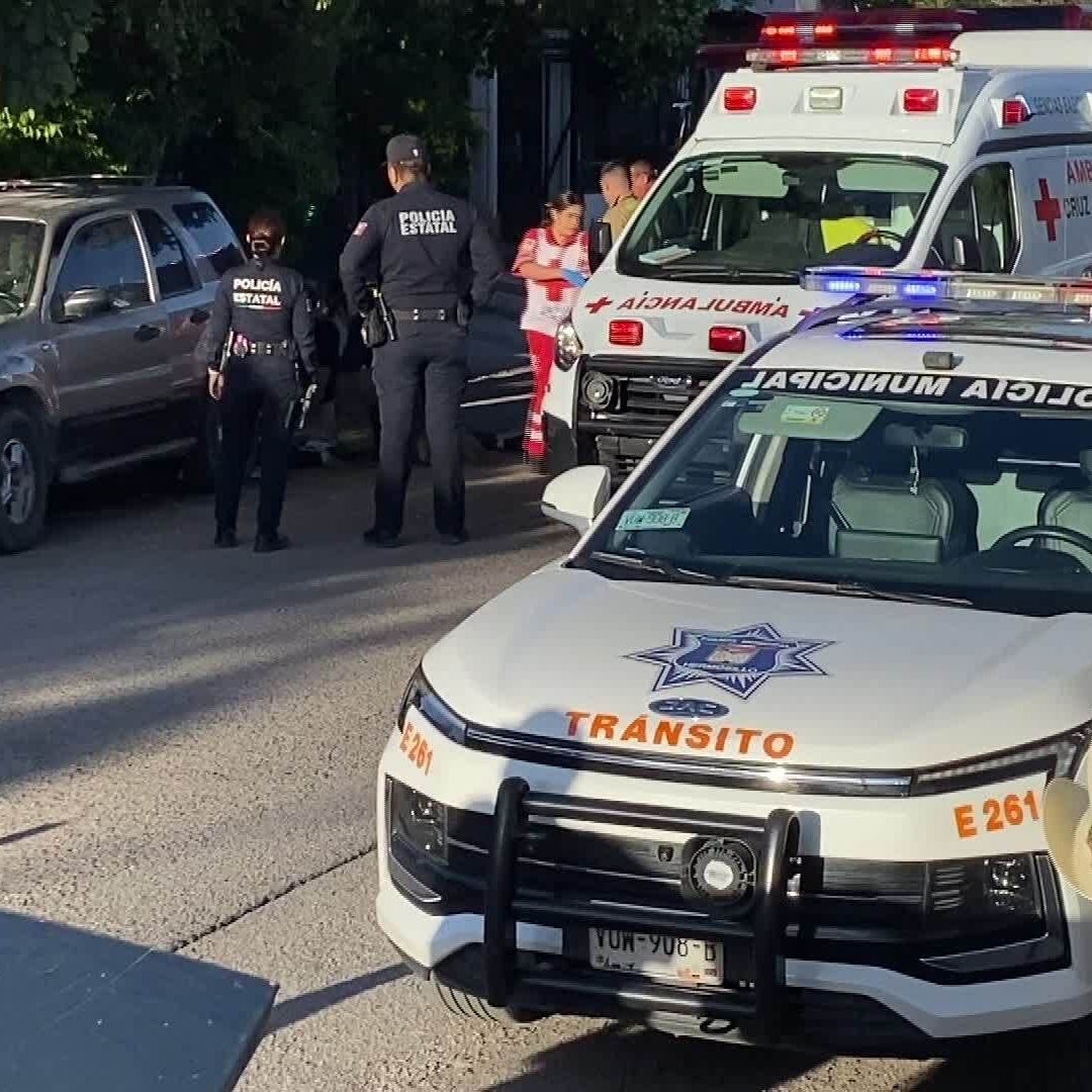 Hombre se Lesiona al Caerle Auto Encima en Colonia El Apache