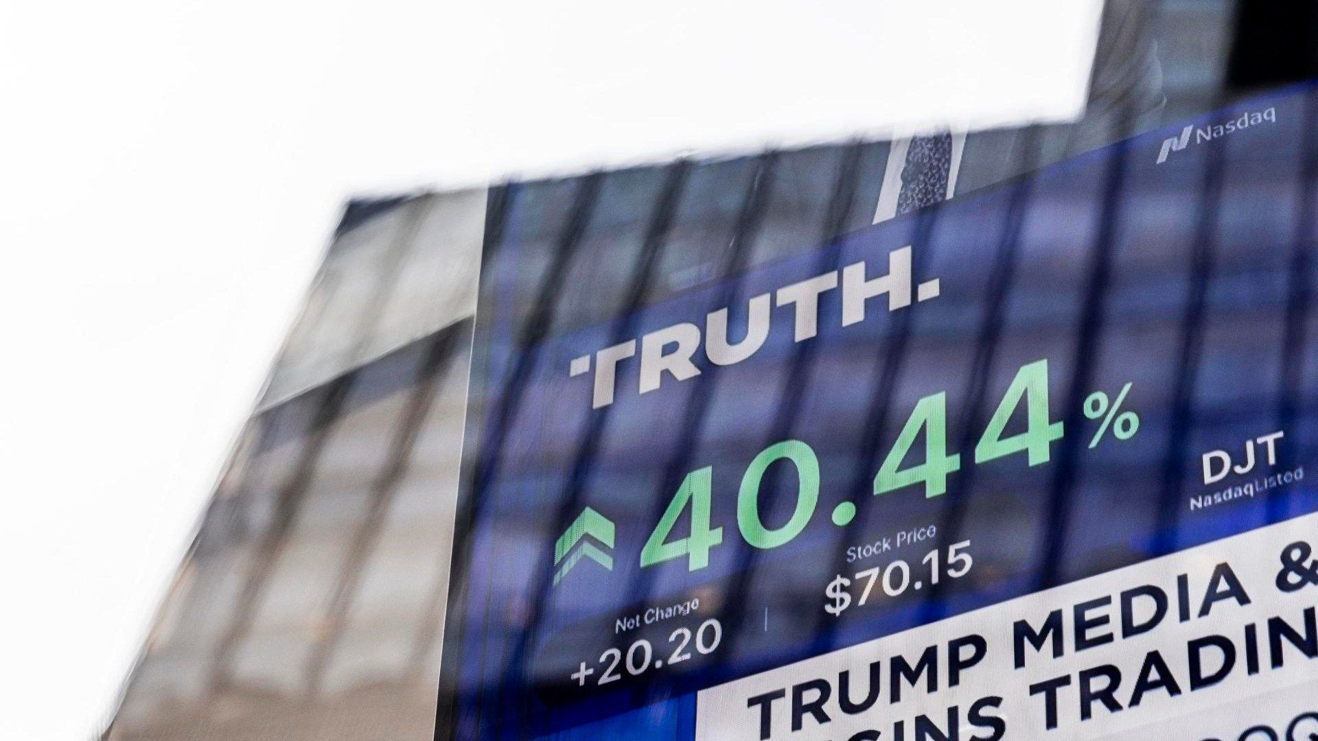 Suben acciones de la red social de Donald Trump