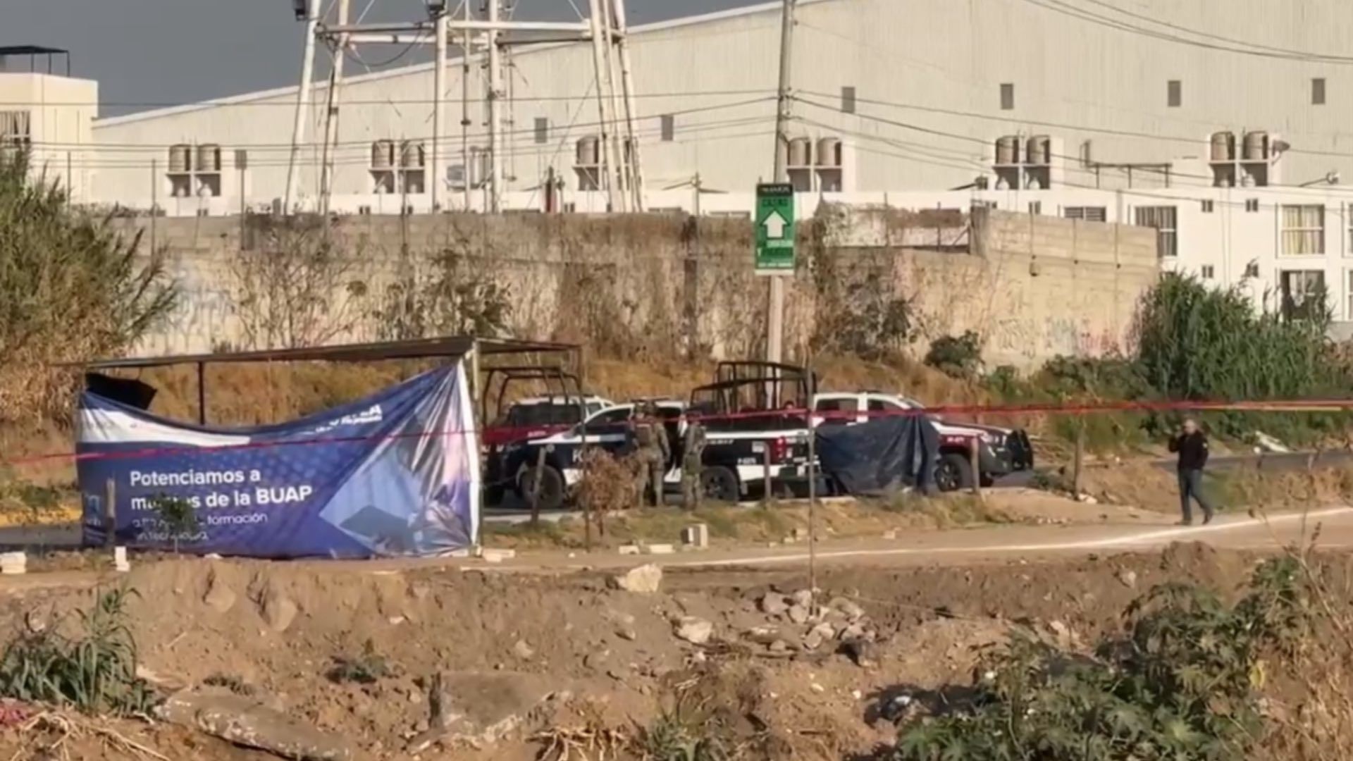 Hallan a un Hombre Muerto Emplayado en Sanctorum en el Municipio de Cuautlancingo, Puebla