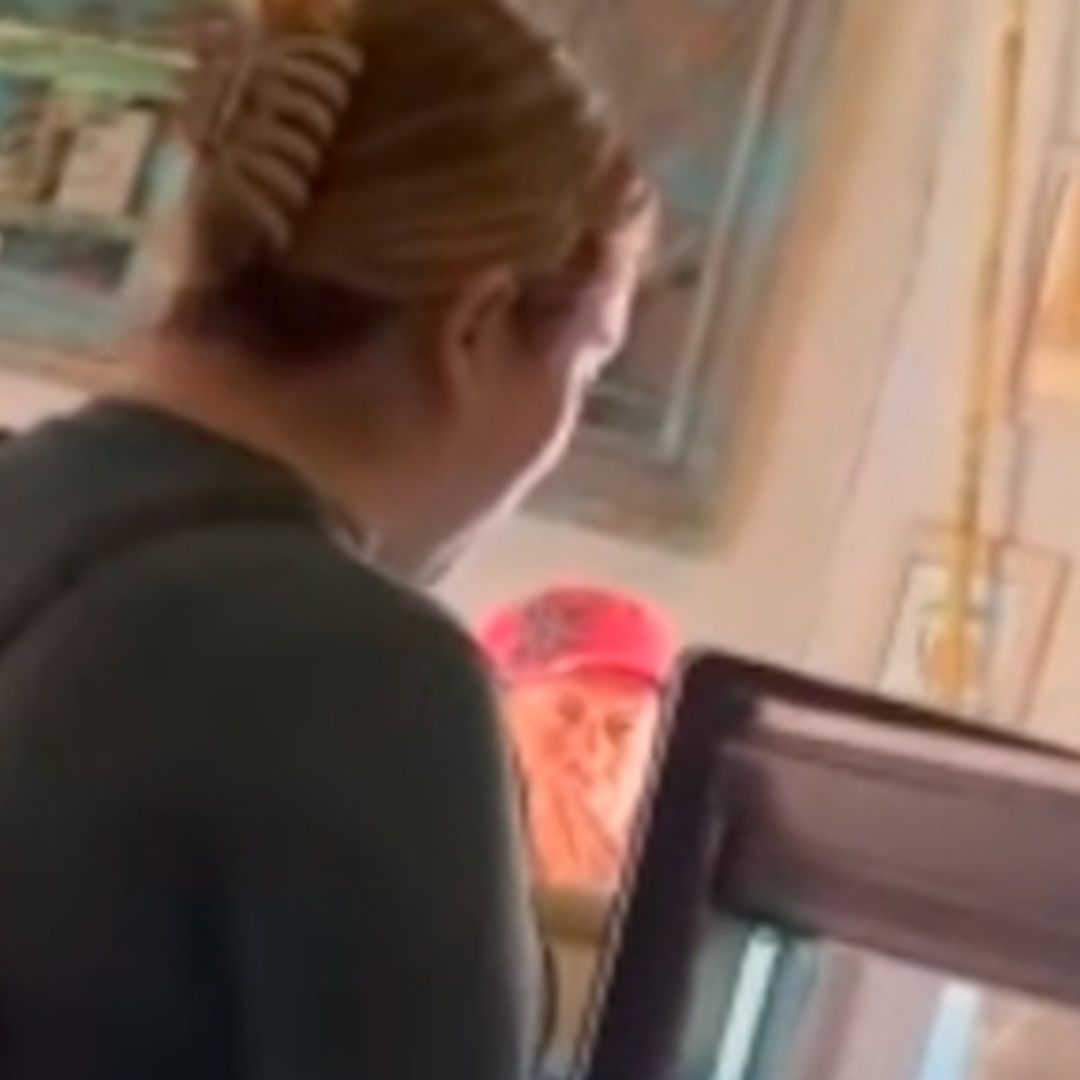 Turista Estadounidense "Explota" Contra Dependienta de Un Café en San Miguel de Allende