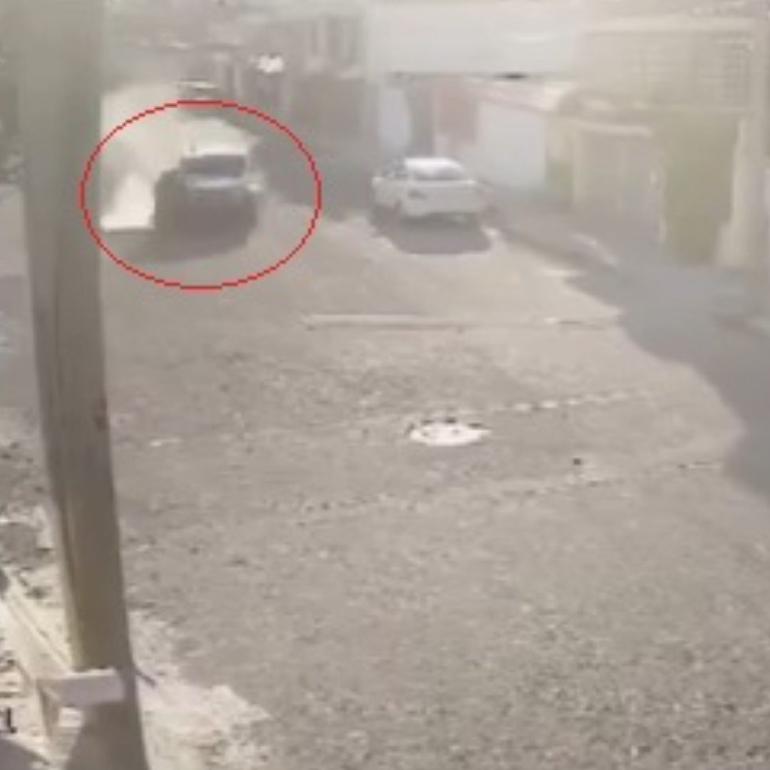 Ordenaron al conductor de la moto que se detuviera, sin embargo hizo caso omiso y se dio a la fuga.